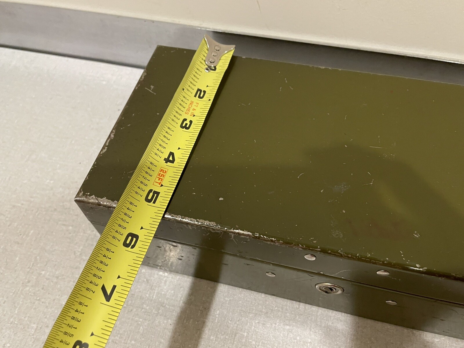 vintage green small tool box side handle no key good condition