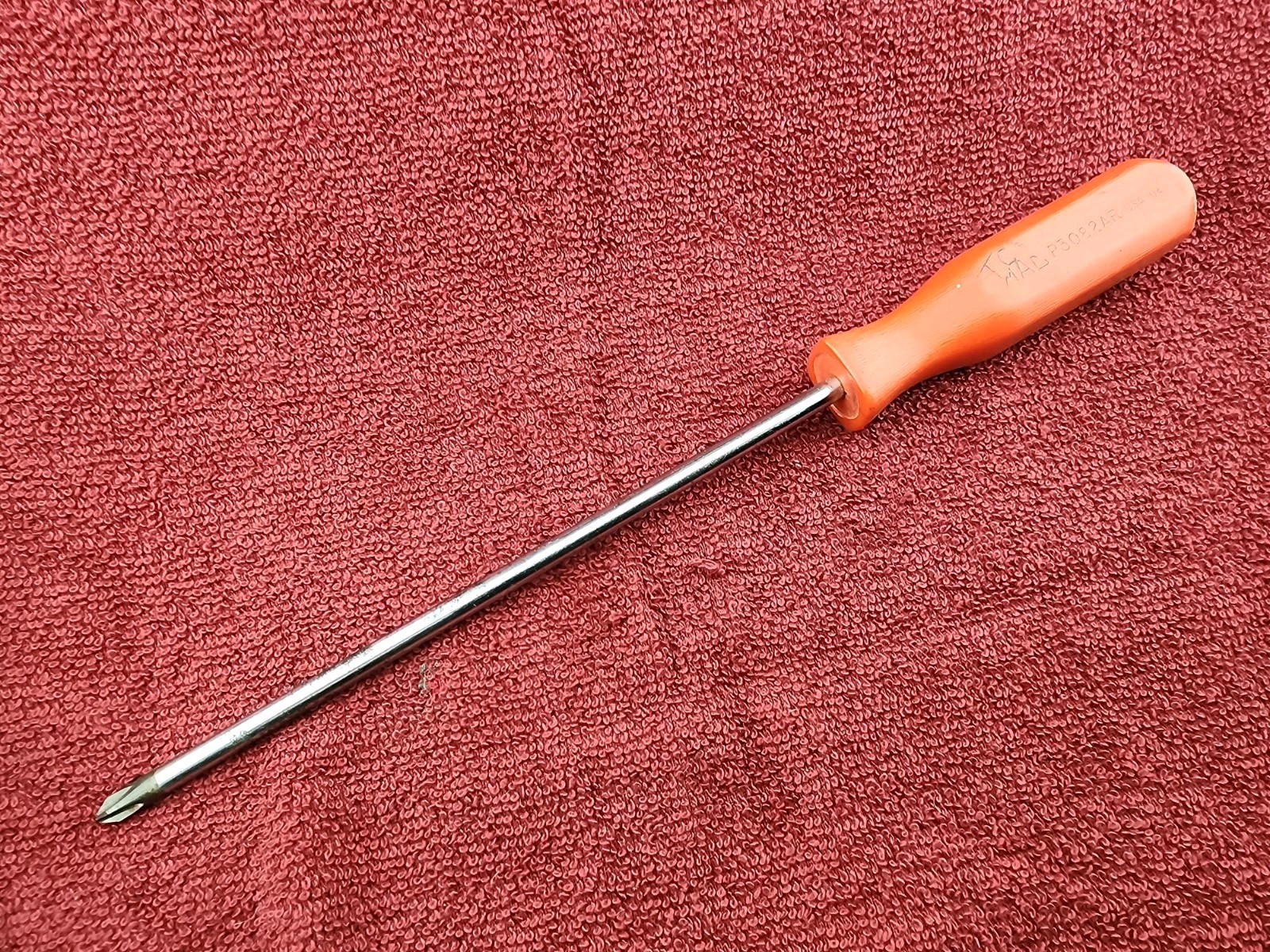 Vintage MAC P3082AR #2 Phillips Tip, Red Hard Handle Screwdriver, 7-1/2″ Shank