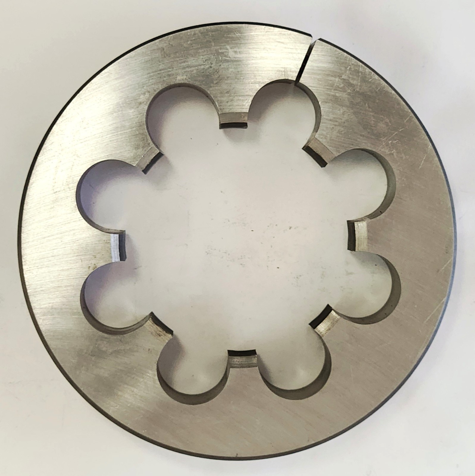 WIDELL 422968 M68x2.0x5.0 HSS RIGHT HAND ROUND THREADING DIE (MADE IN U.S.A.)