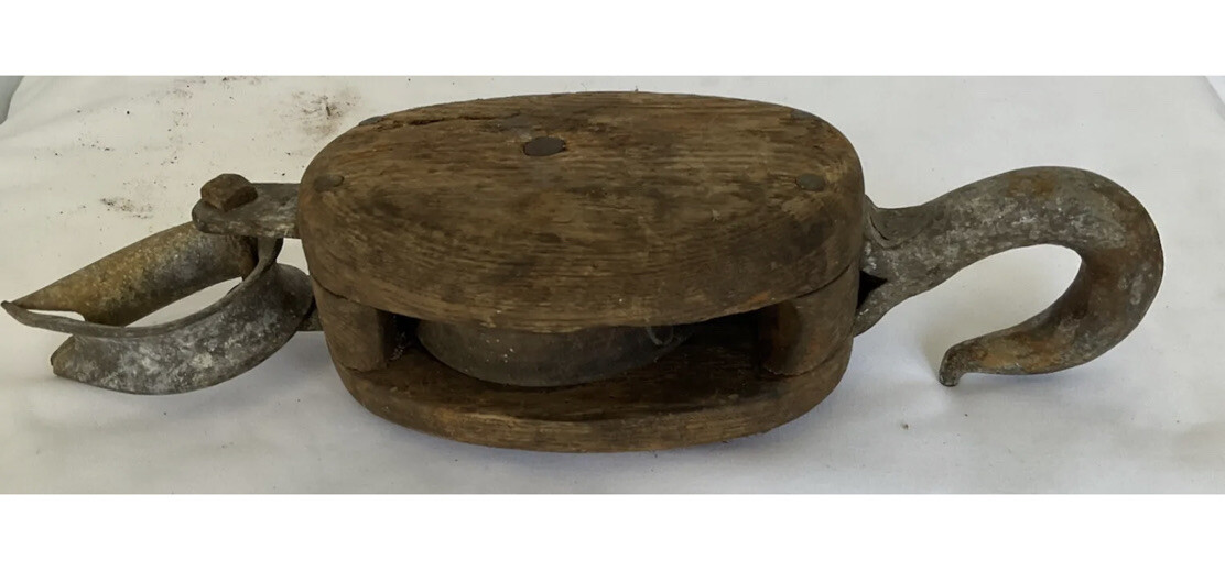 Vintage Antique Farm Equipment Wooden Block / Tackle Pully Hook /Great Display
