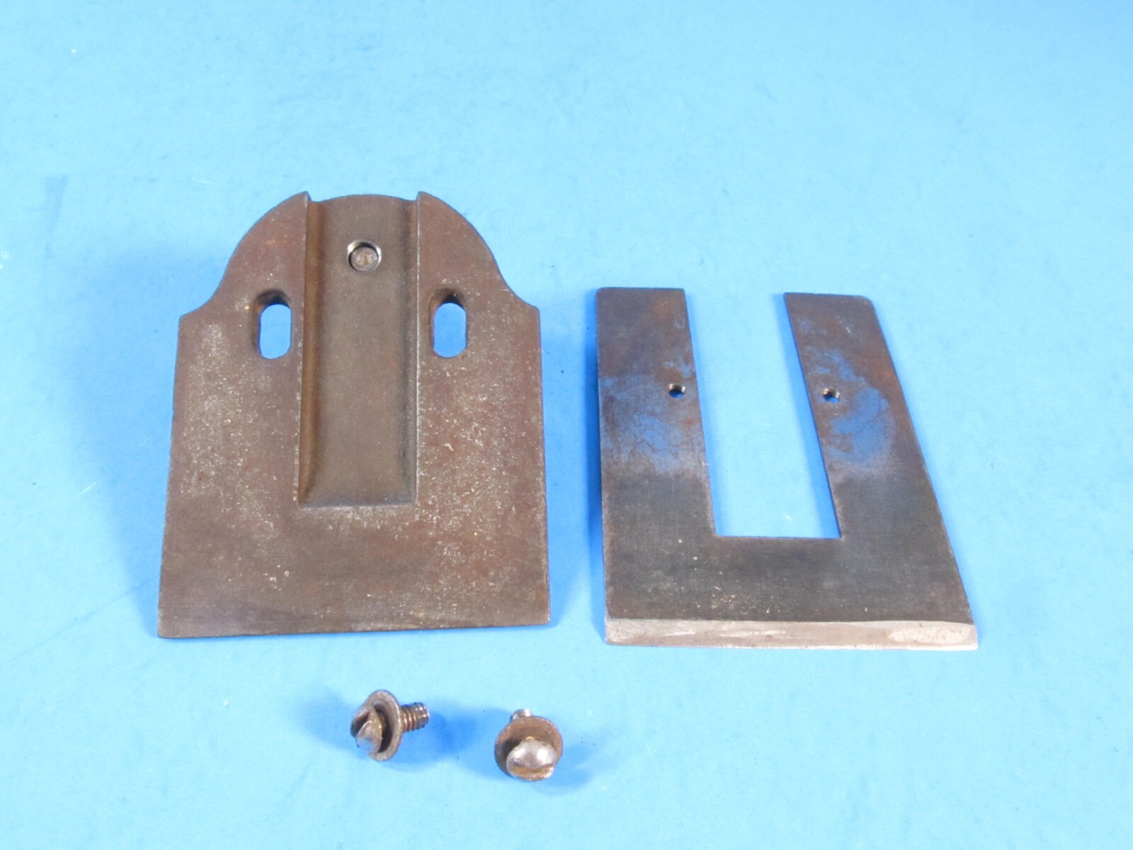 parts – 2-1/2″ cap w/ screw for Gage or Stanley Gage No 7 sized wood plane