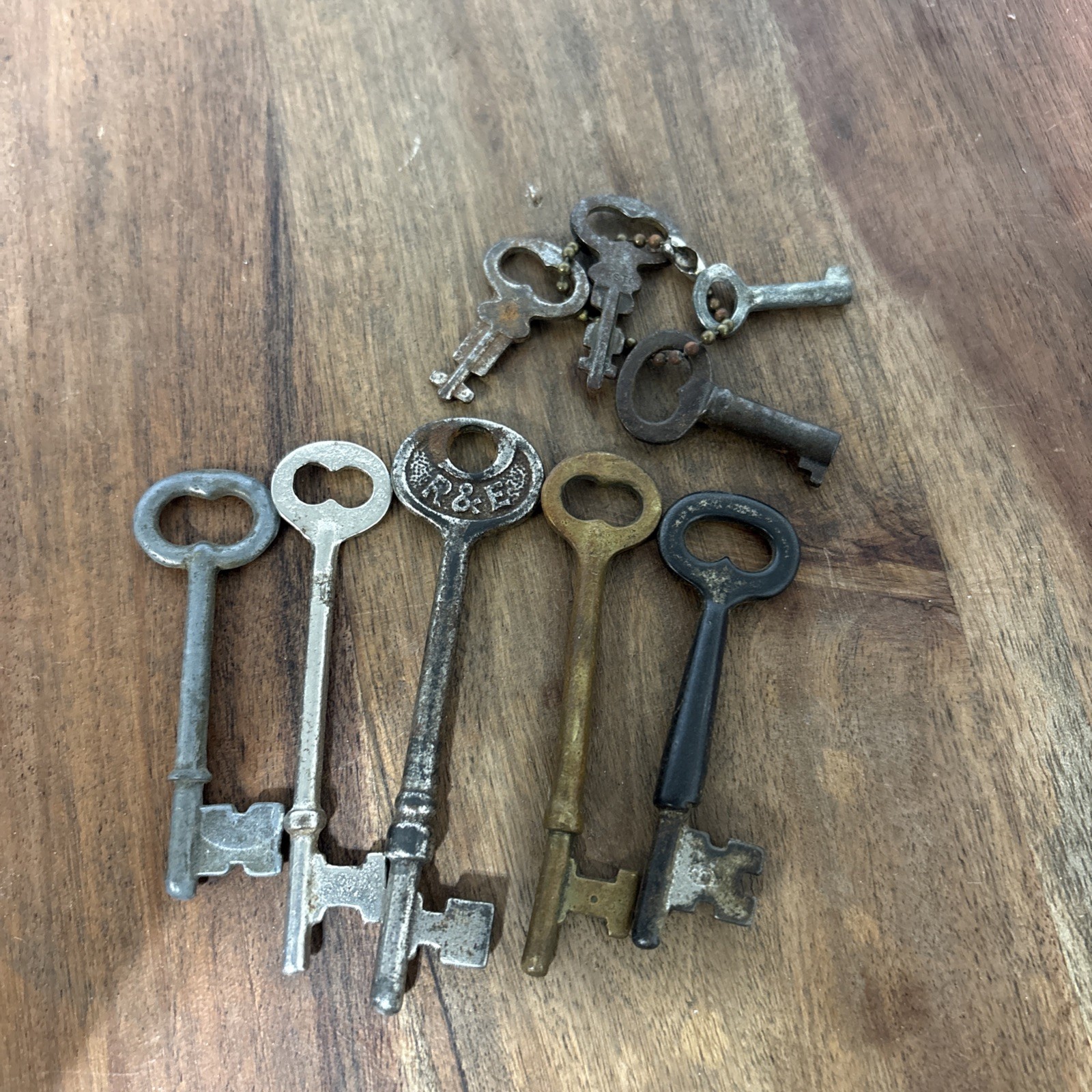 Lotof 9 Various Antique Skeleton & Padlock Keys