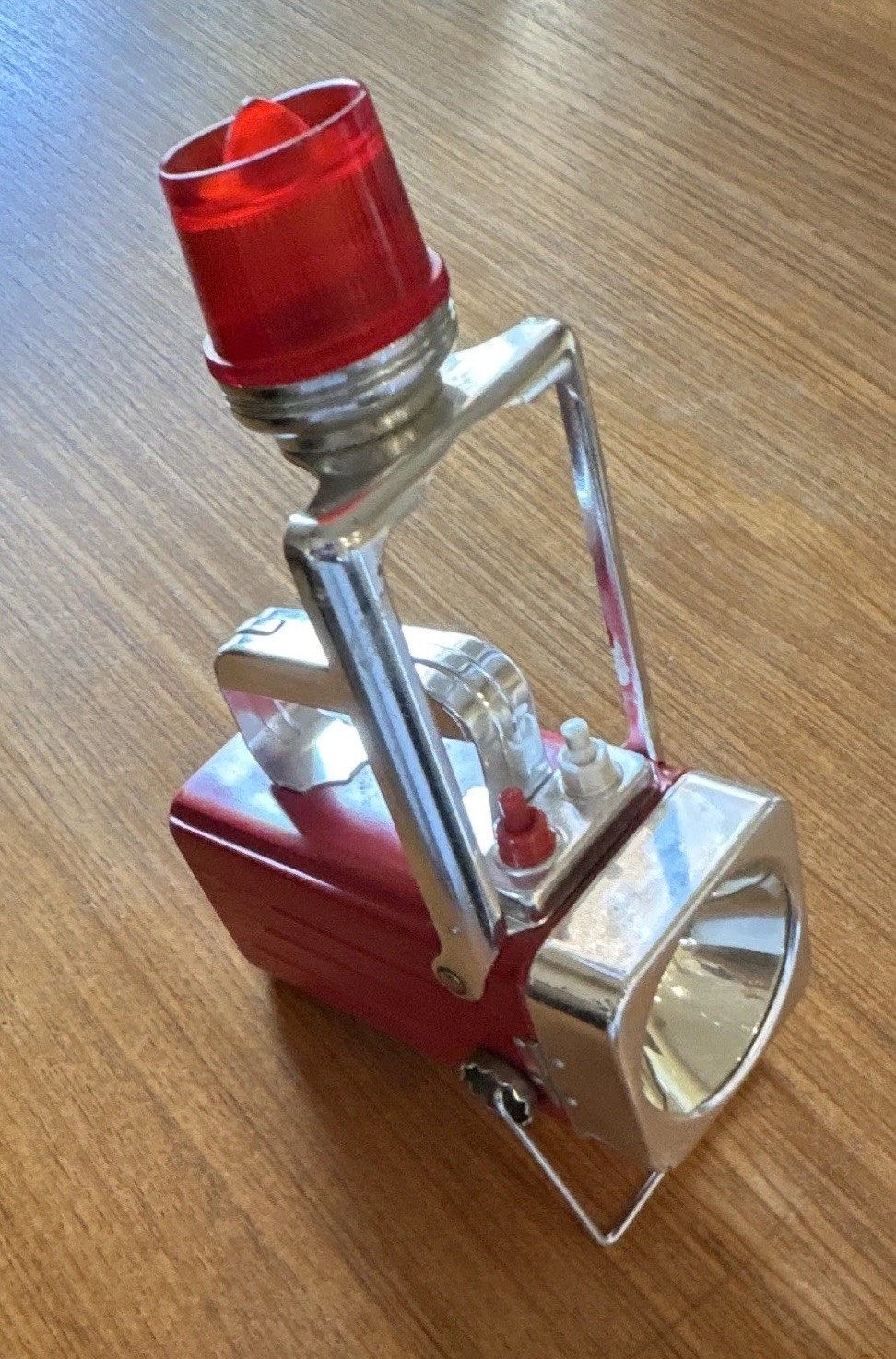 Justrite Model 2108; Usalite Flashlight w/Red Beacon