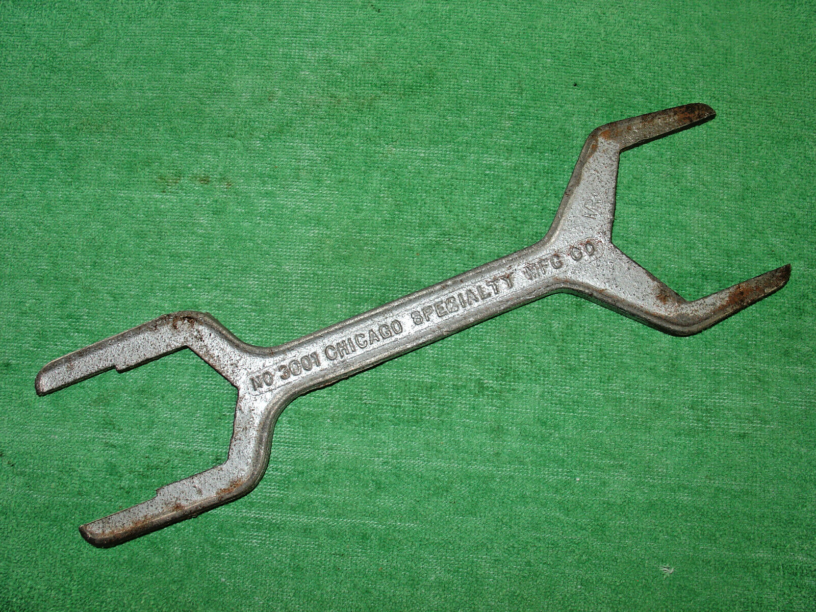 Vintage Chicago Specialty Mfg. Co. No.3001 –3 – IN – 1 Spud Wrench Made in USA