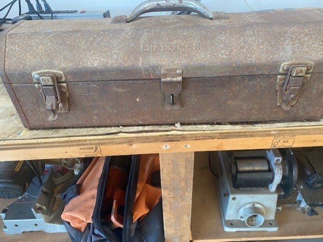 VINTAGE CRAFTSMAN 6516 MECHANICS TOOL BOX EMBOSSED LOGO METAL HANDLE 2 LATCH