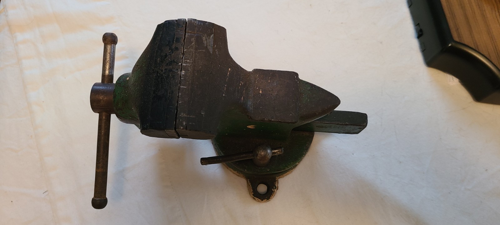 Vintage Dunlap No. 3V7627 Swiveling Anvil Bench Vise With 3 1/4″ Jaws