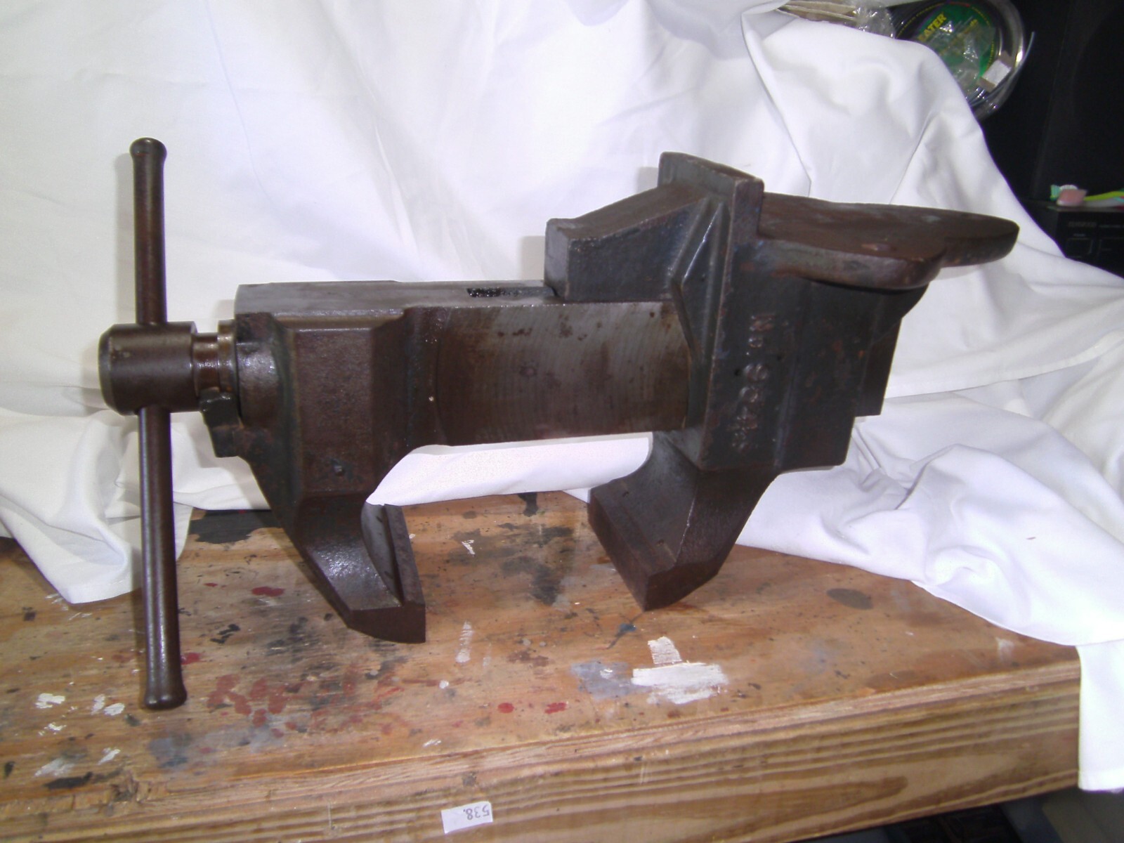 Vintage The Chas Parker Co. 954. 1/2 Meriden CT USA Bench Vise (Pick-up Only)