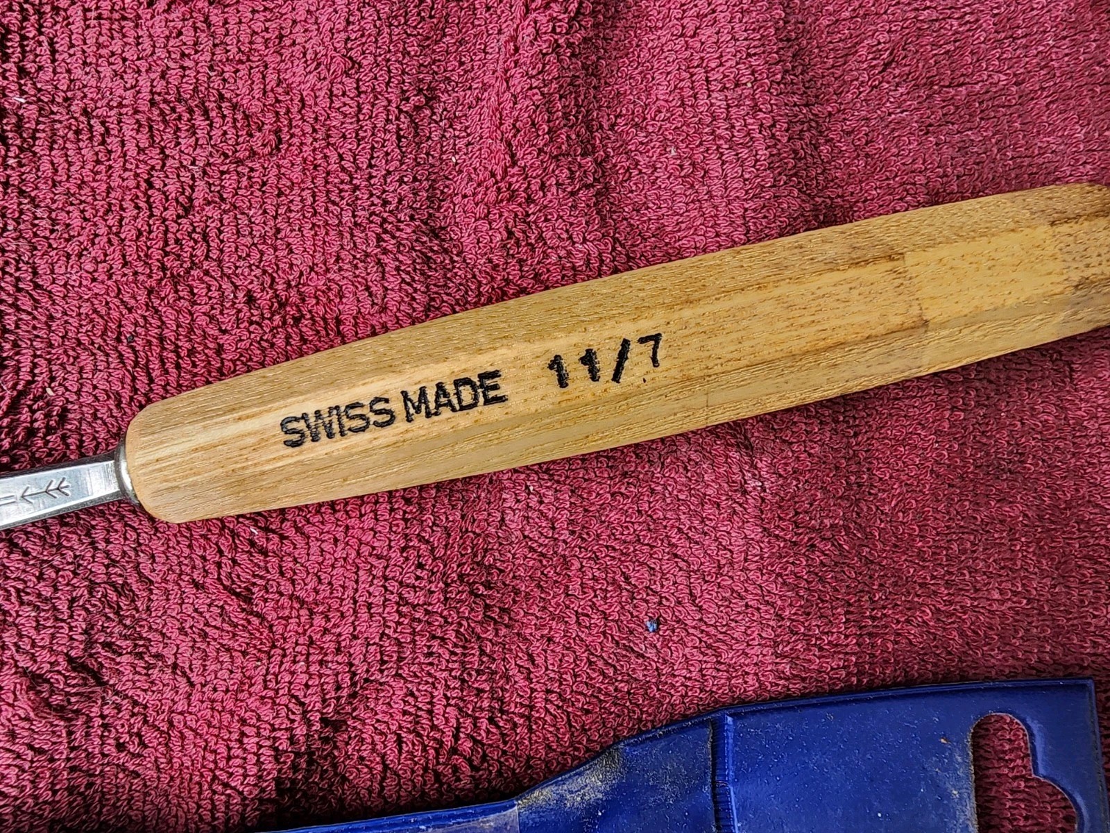 PFEIL Swiss Made 11/7 Veiner Gouge. 7mm Wide x #11 Sweep