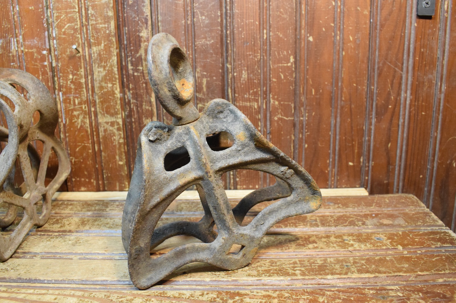 MYERS OK HAY LOFT PULLEY BARN CAST IRON FRAME VINTAGE 1890s TO 1940s TROLLEY 2PC
