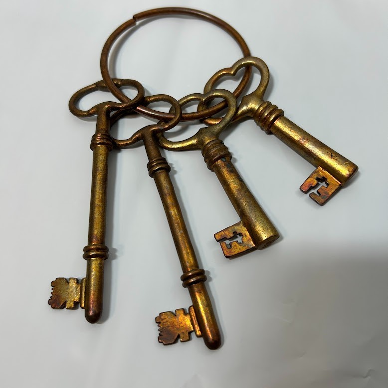 Vintage Cast Metal Skeleton Keys On Ring Heavy 10oz Rustic Jailer Decor Prop
