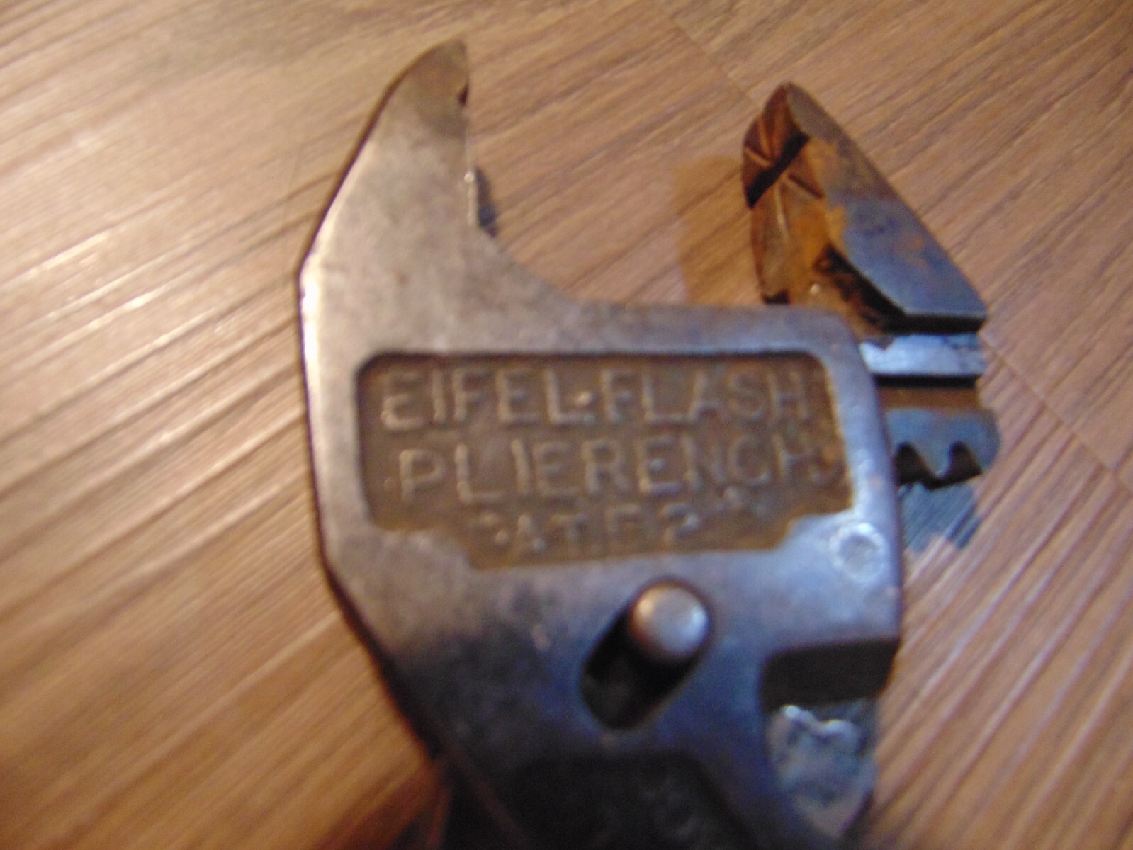 Vintage Eifel Plierench Auto Locking Adjustable Pliers Wrench Flash SLS Chicago