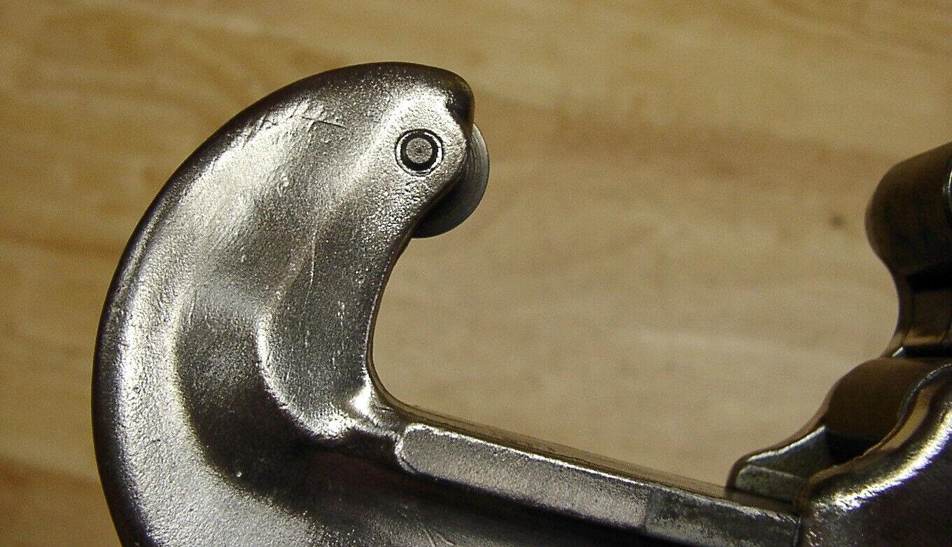 Old Used Tools Ridgid No.20 Tubing Cutter,5/8″-2-1/8″ O.D. Capacity,Lot 7,EXC