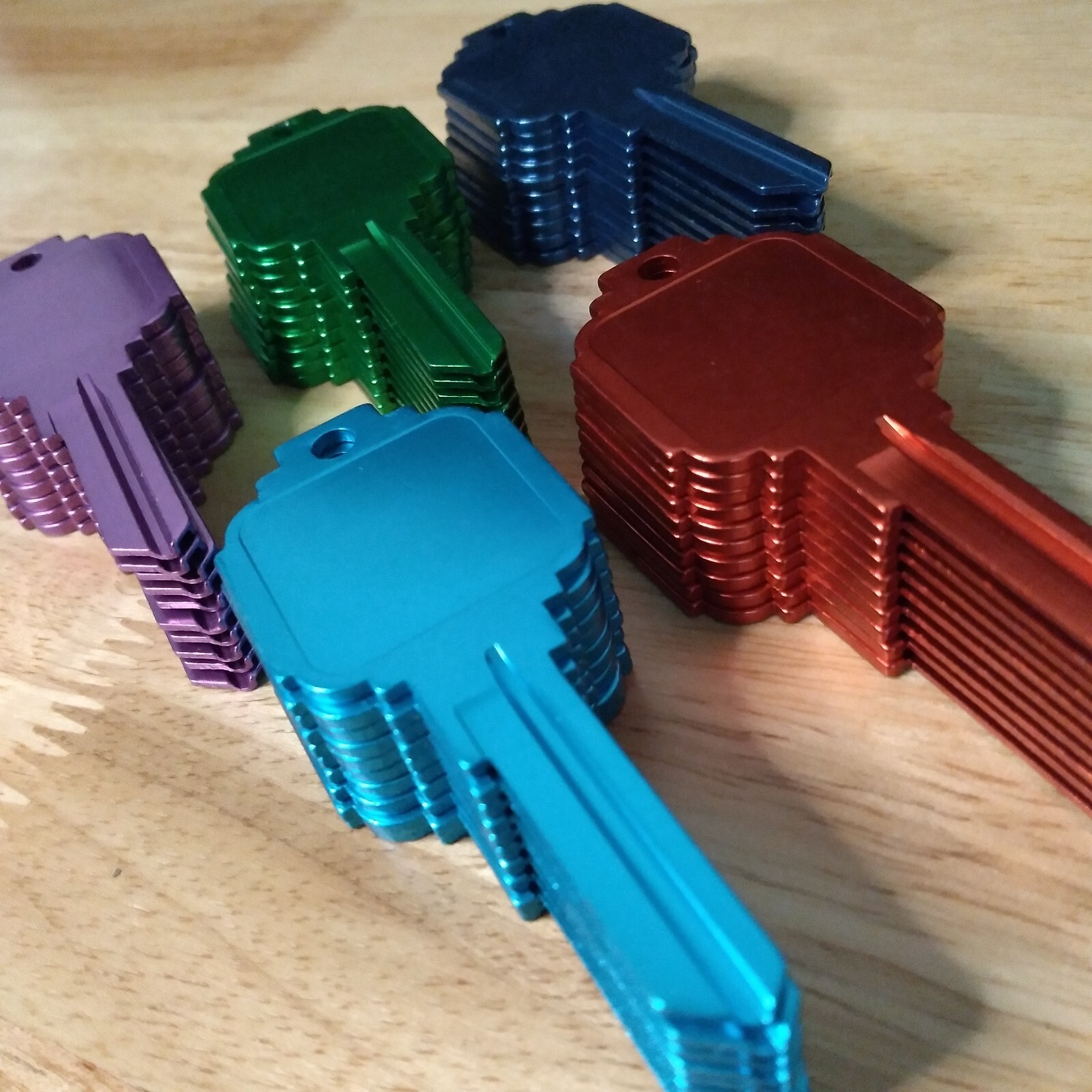 50 Pcs. Titanium Universal Flat Surface House Keys Blanks 5 Colors KW1 Kwikset