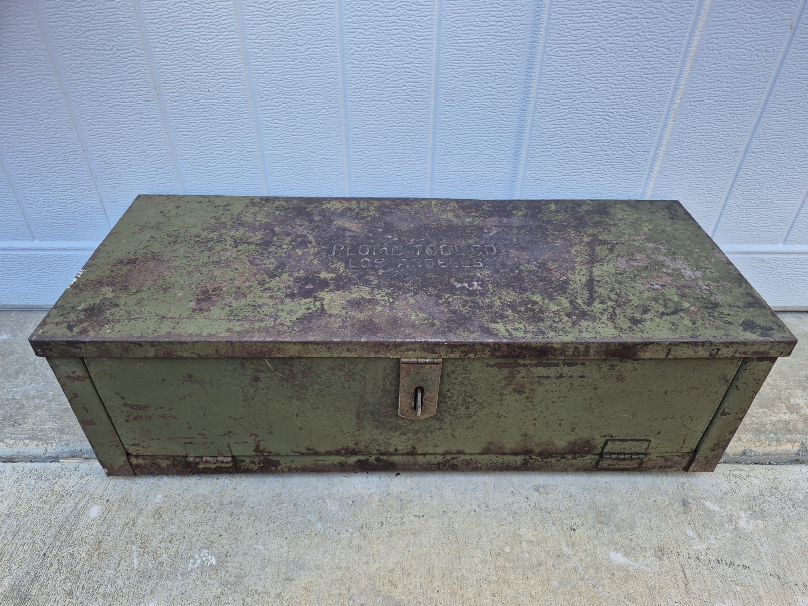 Vintage PLOMB TOOL CO USA 22x9x7″ Original Green Paint Tool Box #9980