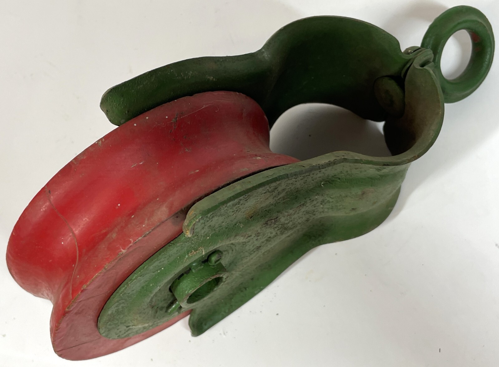 Vintage Cast Iron Green & Red Painted 11″ Single 5.5″ Sheive Farm Barn Pulley
