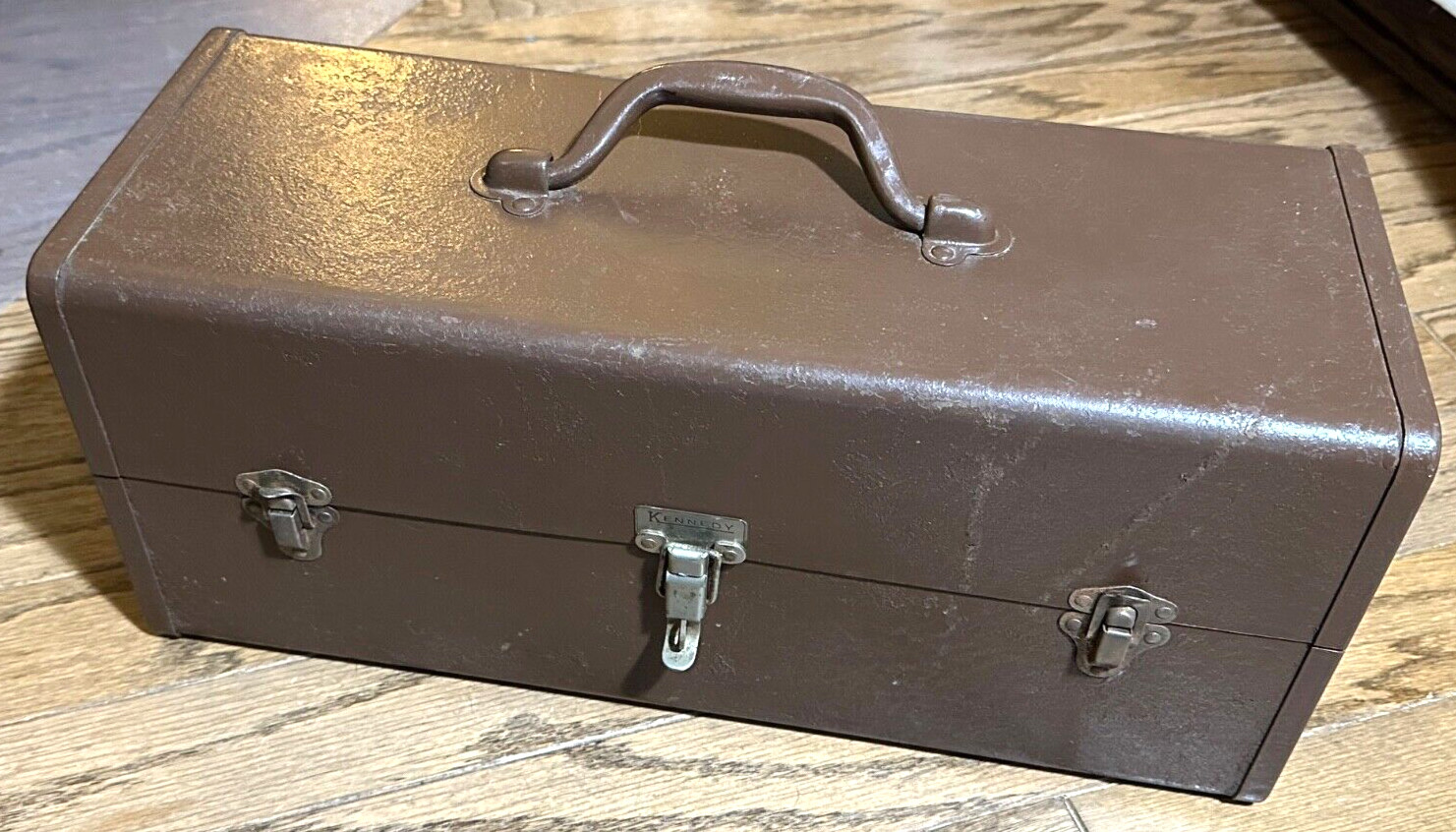 🇺🇸 Vintage Kennedy Kits 2-Tier Brown Metal Tackle Tool Box Latch Fishing Fish