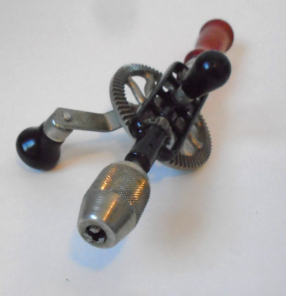 VINTAGE PRIMITIVE FARM WOODWORKING SOJO 2-01 HAND CRANK DRILL MADE IN USA W/BITS