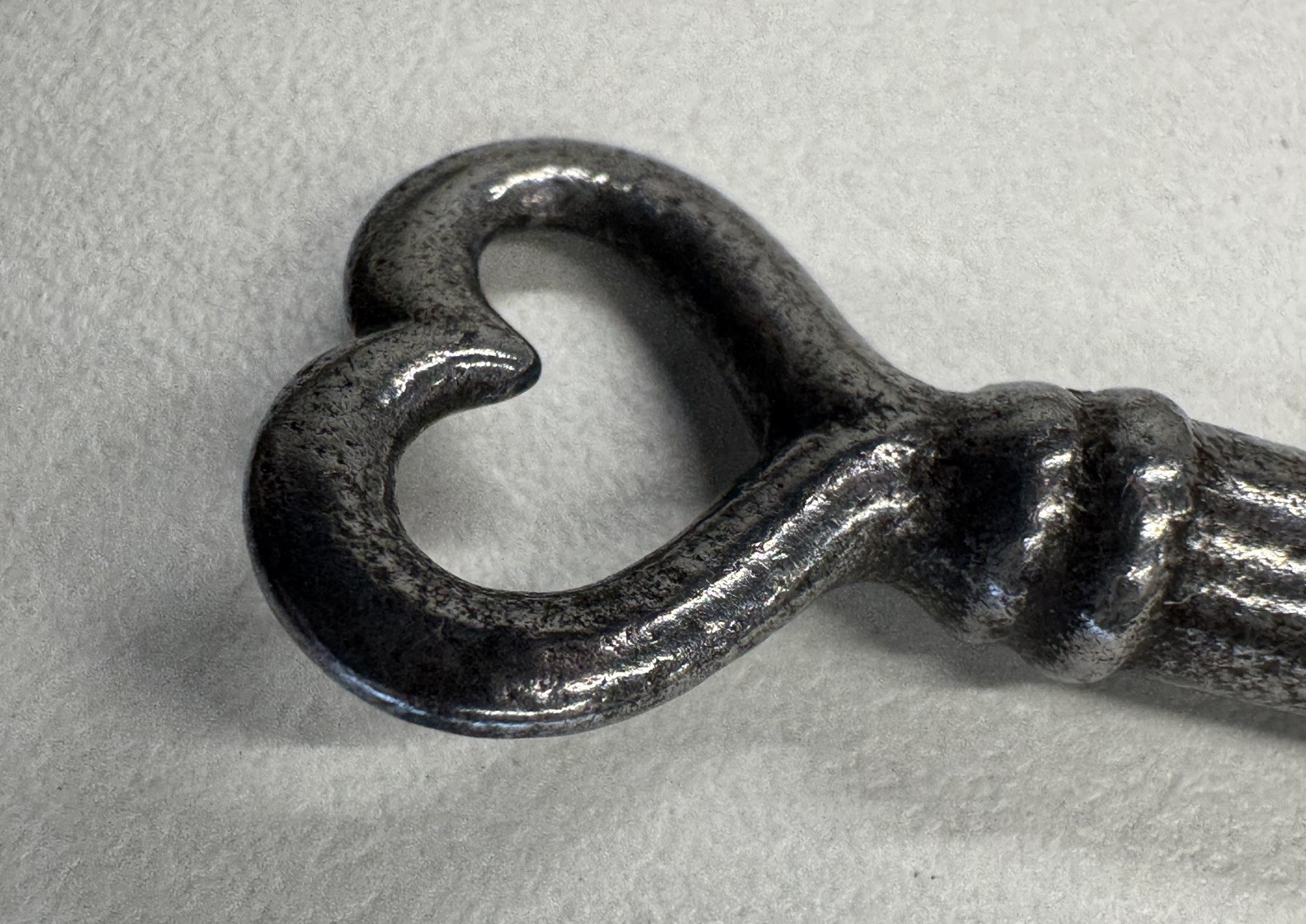 🌿 🗝️ Antique Skeleton Key Heart Bow Hollow Barrel Authentic Vintage Key Steel