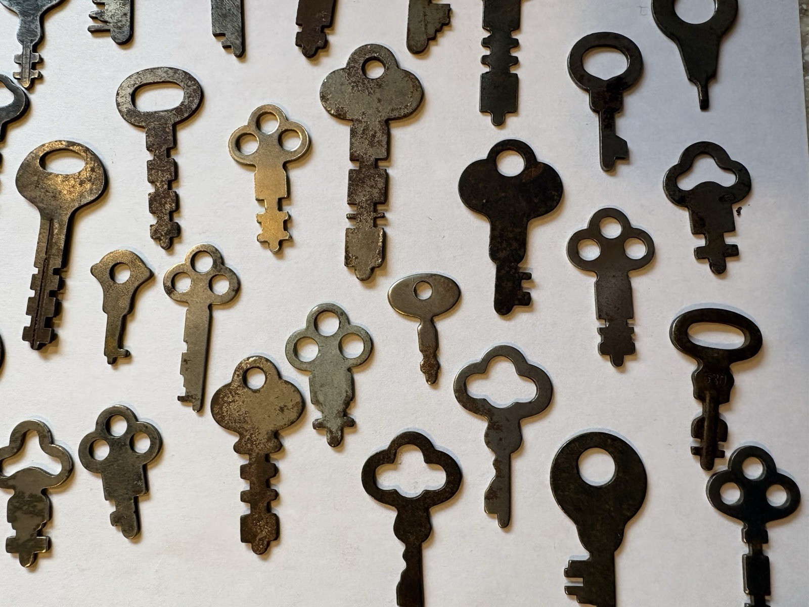 70 Antique-Vintage Keys Bulk Lot For Crafts Jewelry Steampunk Cabinet Lock