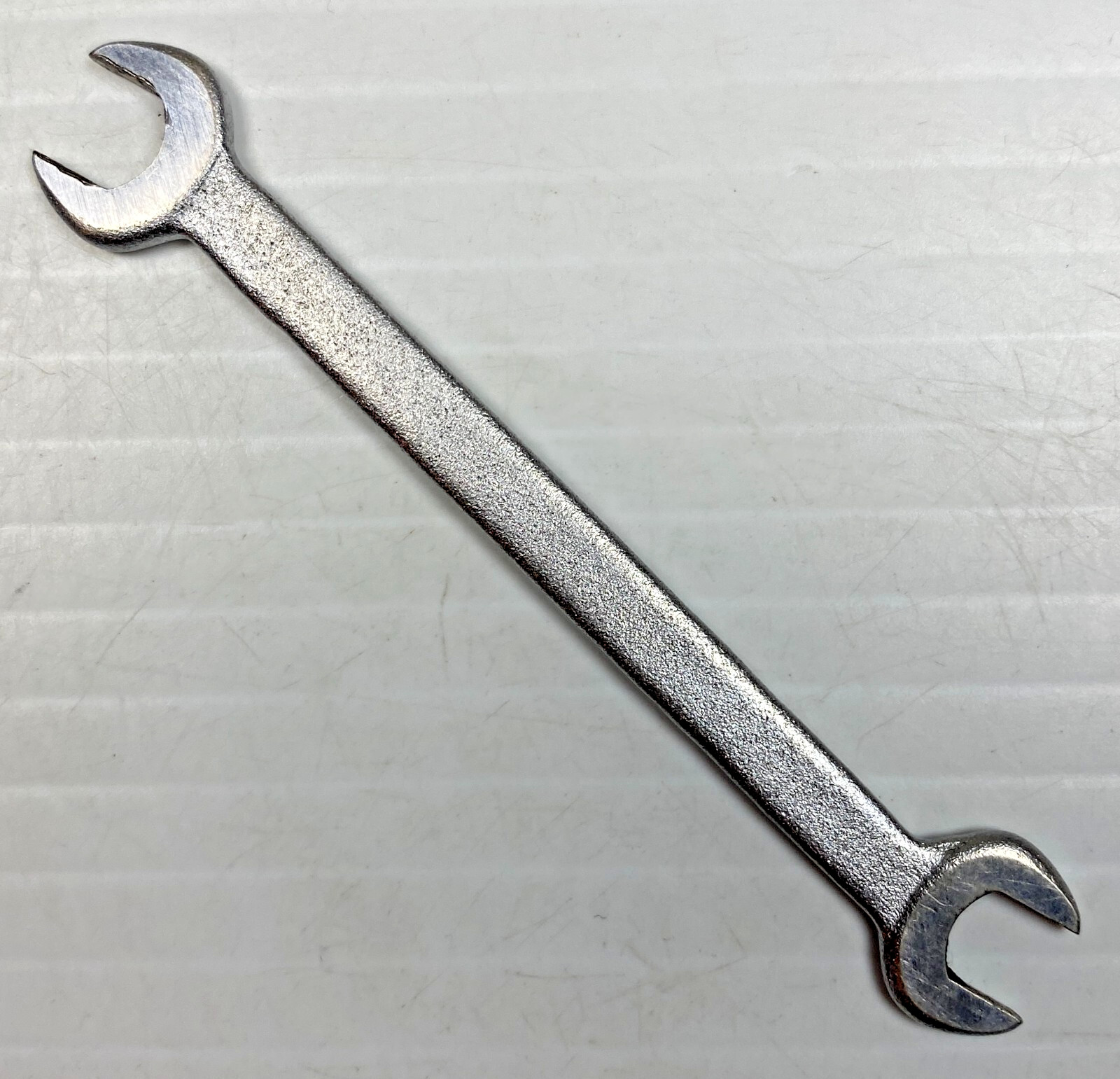 Vintage Wilde Tools 1719 – 1/4″ x 15/64″ Mini Ignition Open End Wrench USA Tool