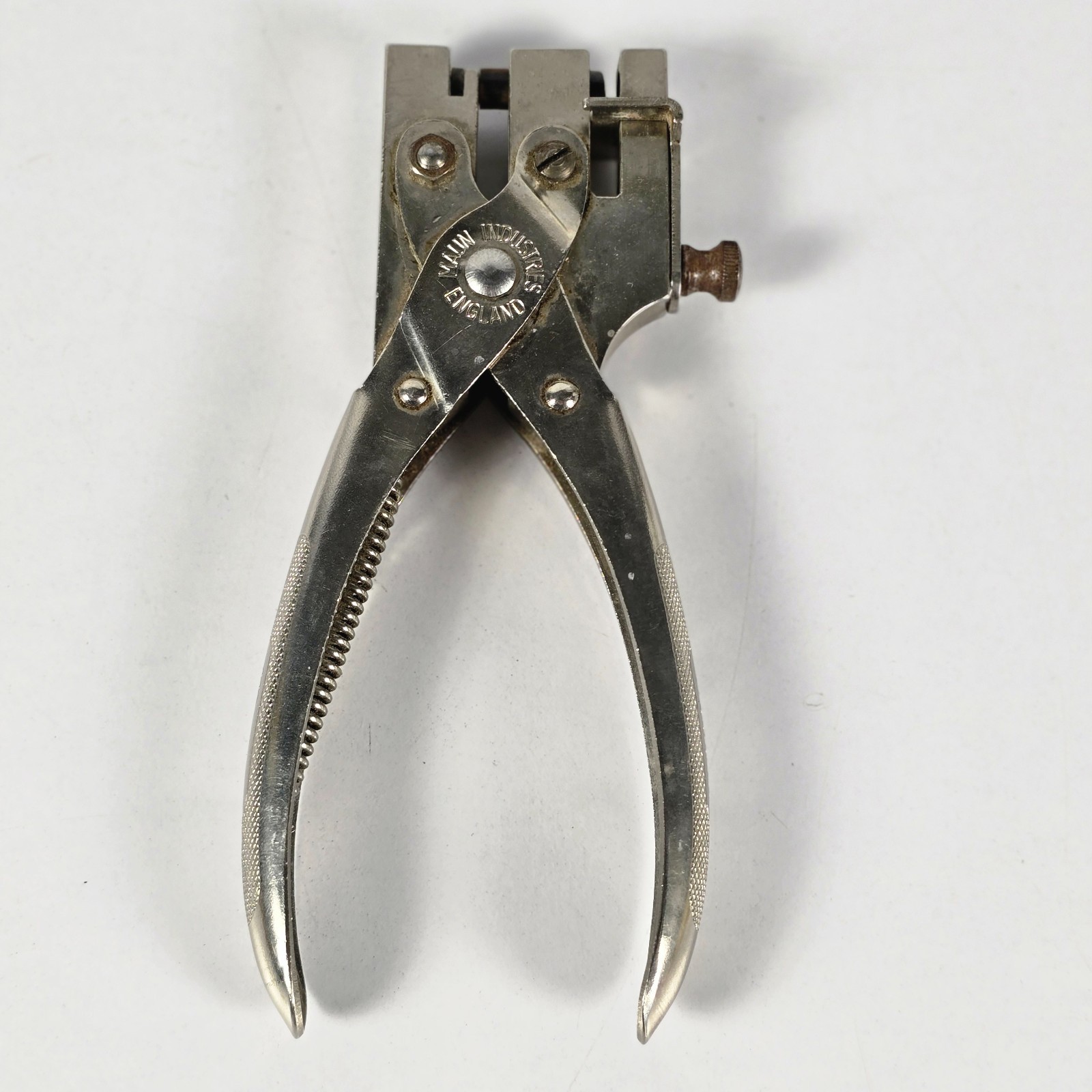 Vintage Maun Industries No450 6 1/2 S Perforating Plier Leather Hole Punch