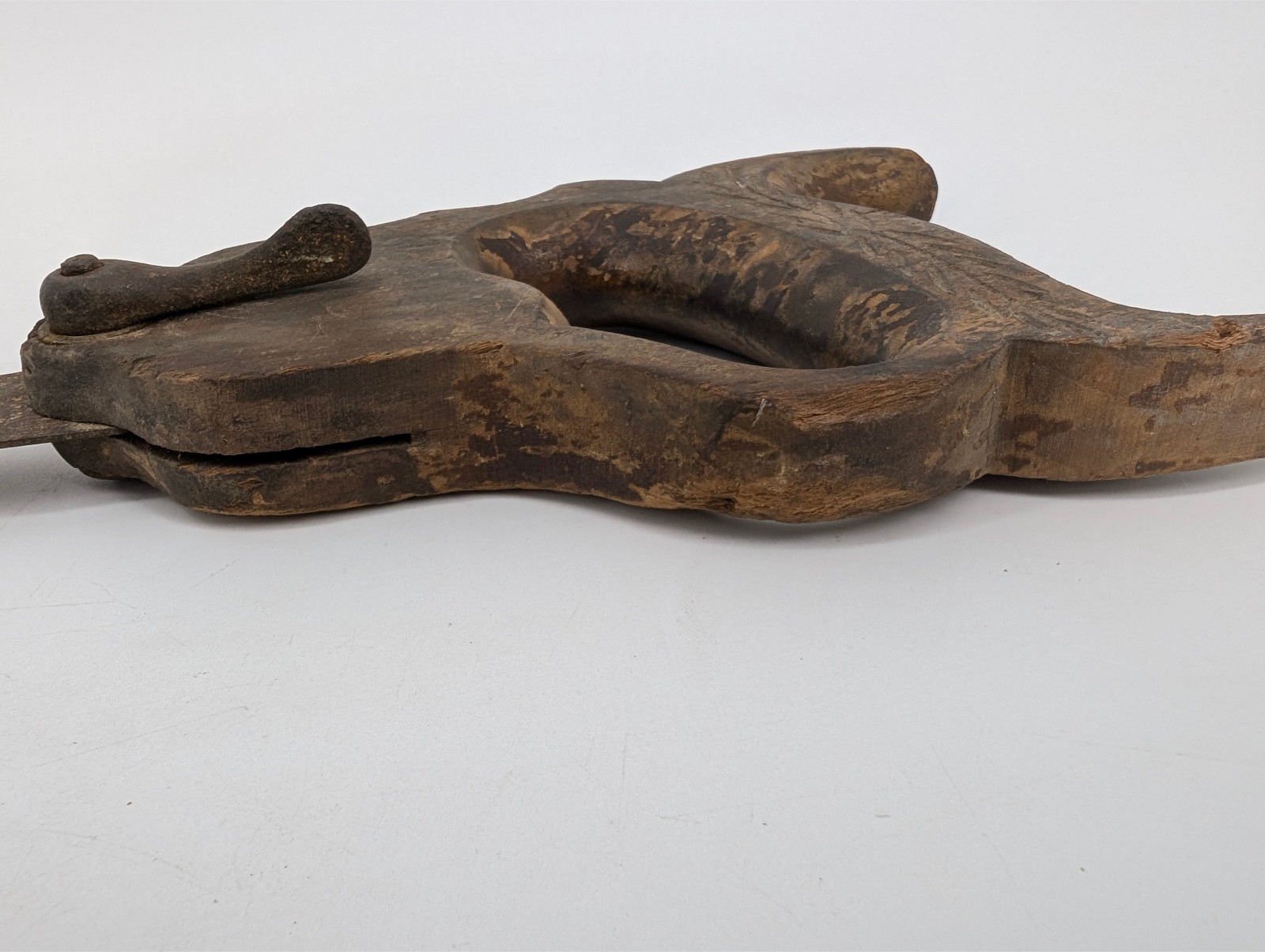 Antique Primitive Pruning Orchard Saw Carved Wooden Handle Bent Blade Farm Tool