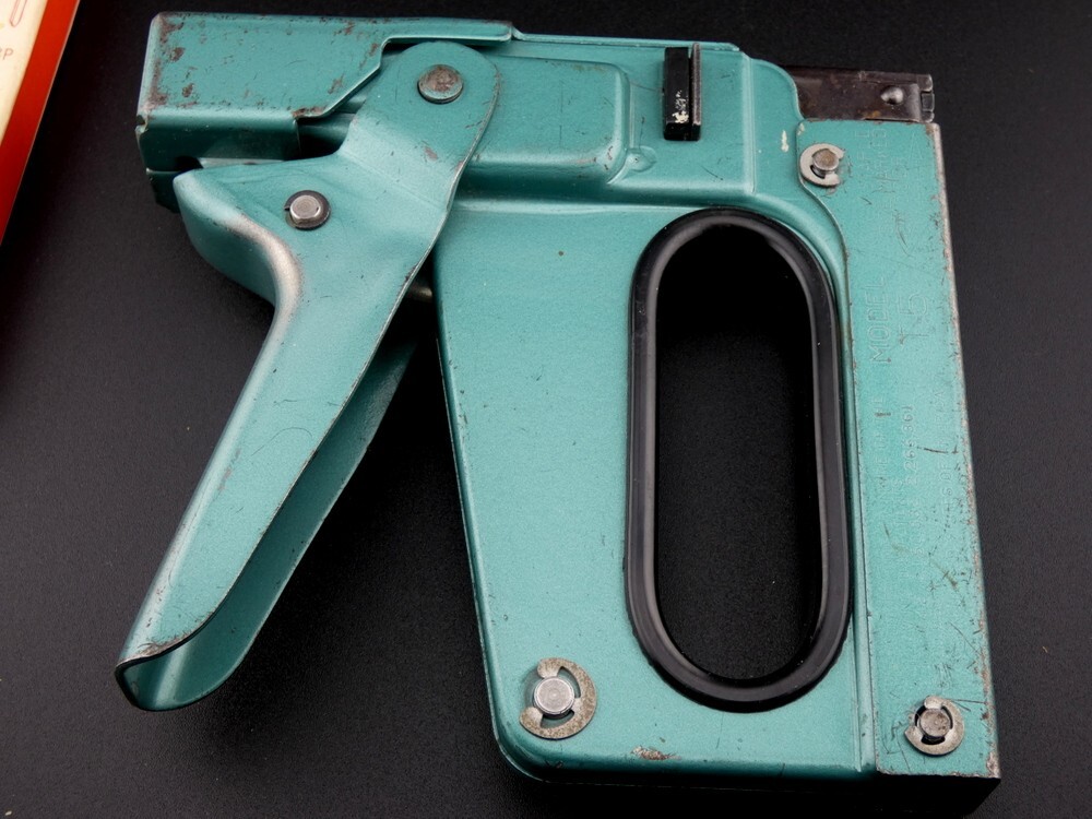 Vintage Bostitch Staple Gun and Staples Model T5 Made in the USA