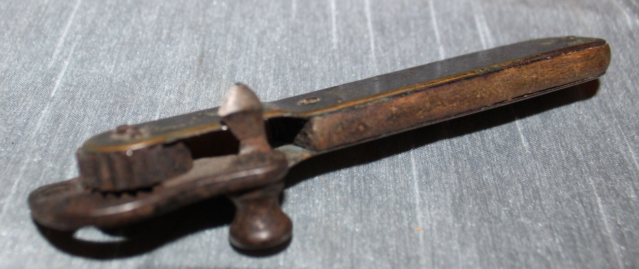 Collectible Antique Victor Kitchen Can Opener Tool 1913 Patent Metal & Wood