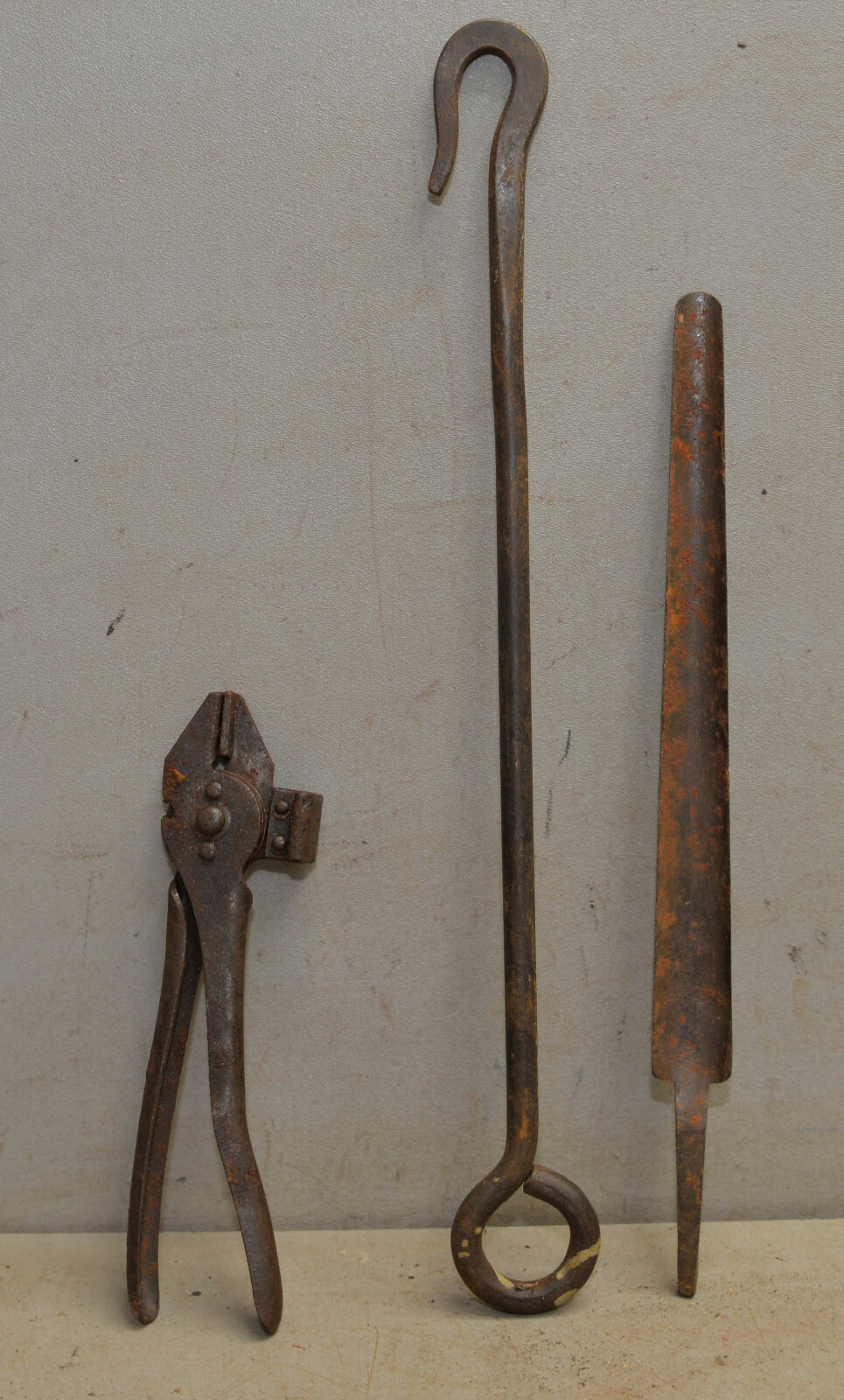 Antique water pipe reamer for indoor plumbing collectible wire puller pliers lot