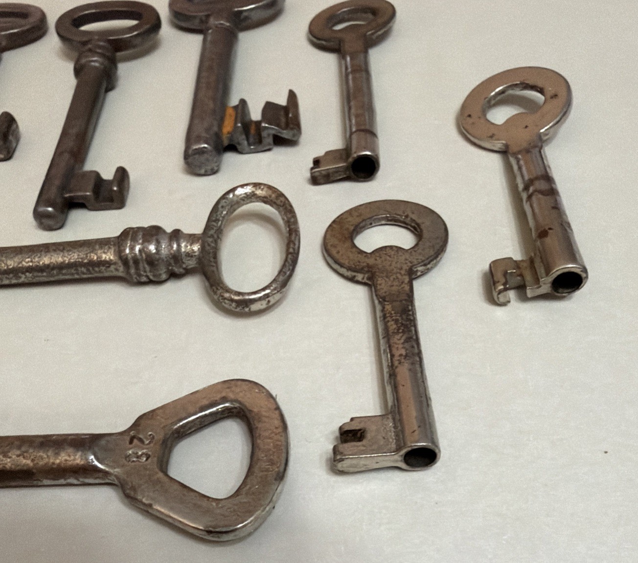 Lot of 12 VTG Skeleton Keys Assorted Sizes Great for Crafts Farmhouse Steampunk