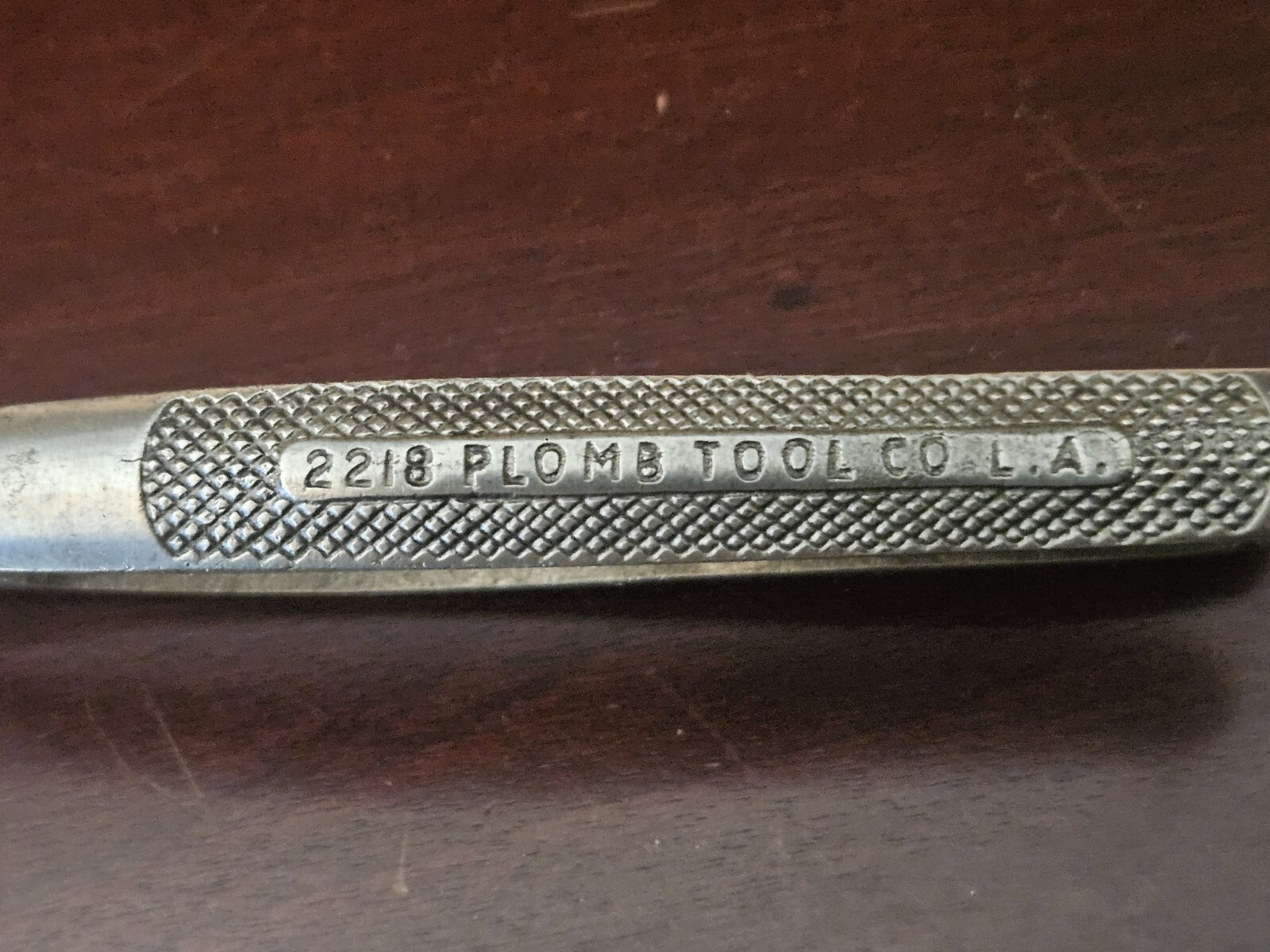 VINTAGE PLOMB LOS ANGELES #2218 BATTERY PLIERS PLVMB LA EXC. SHAPE!