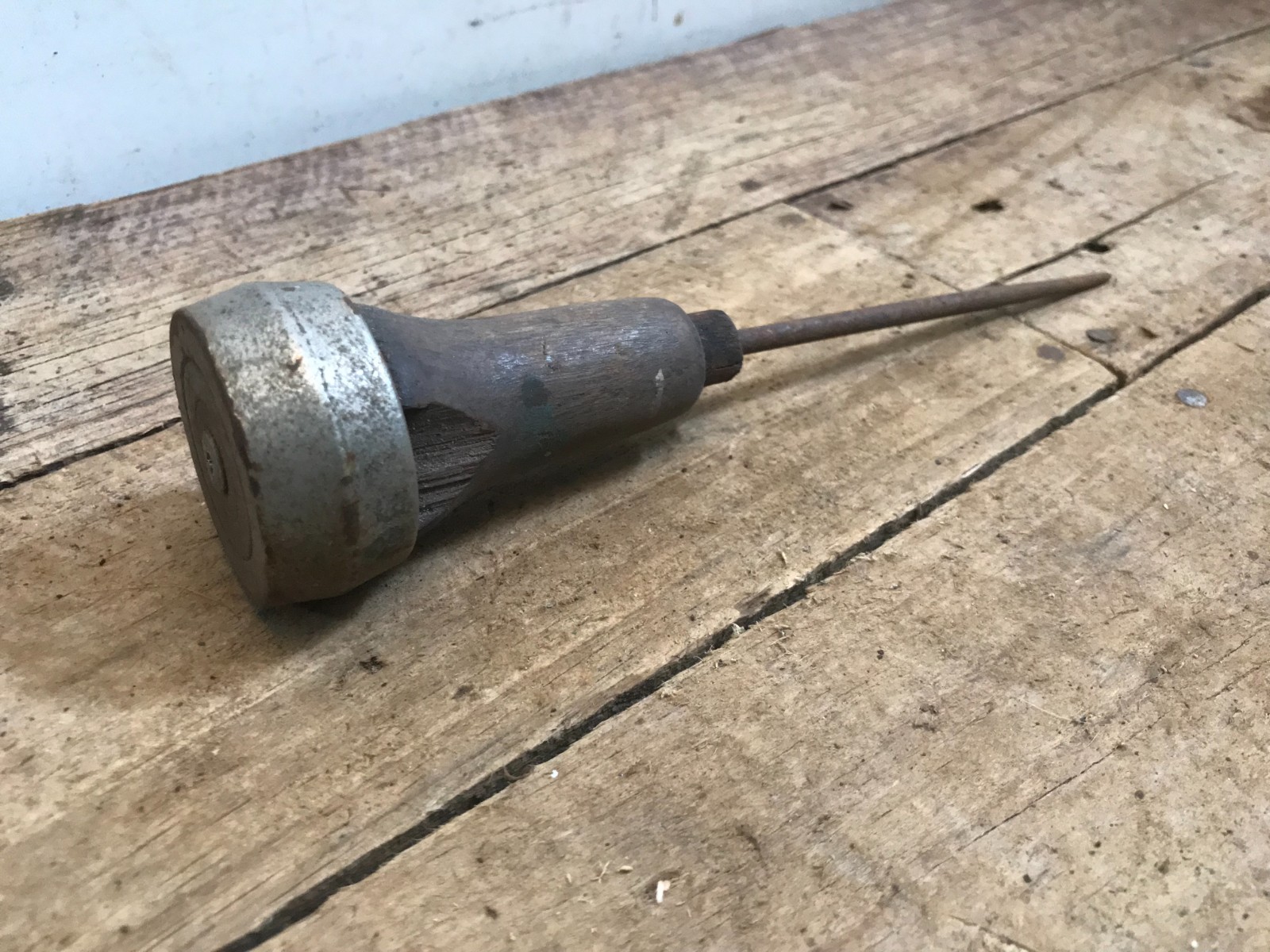 VINTAGE Awl w/ Metal Head Punch Scratch Marking Sheet Metal Tool Wood Handle