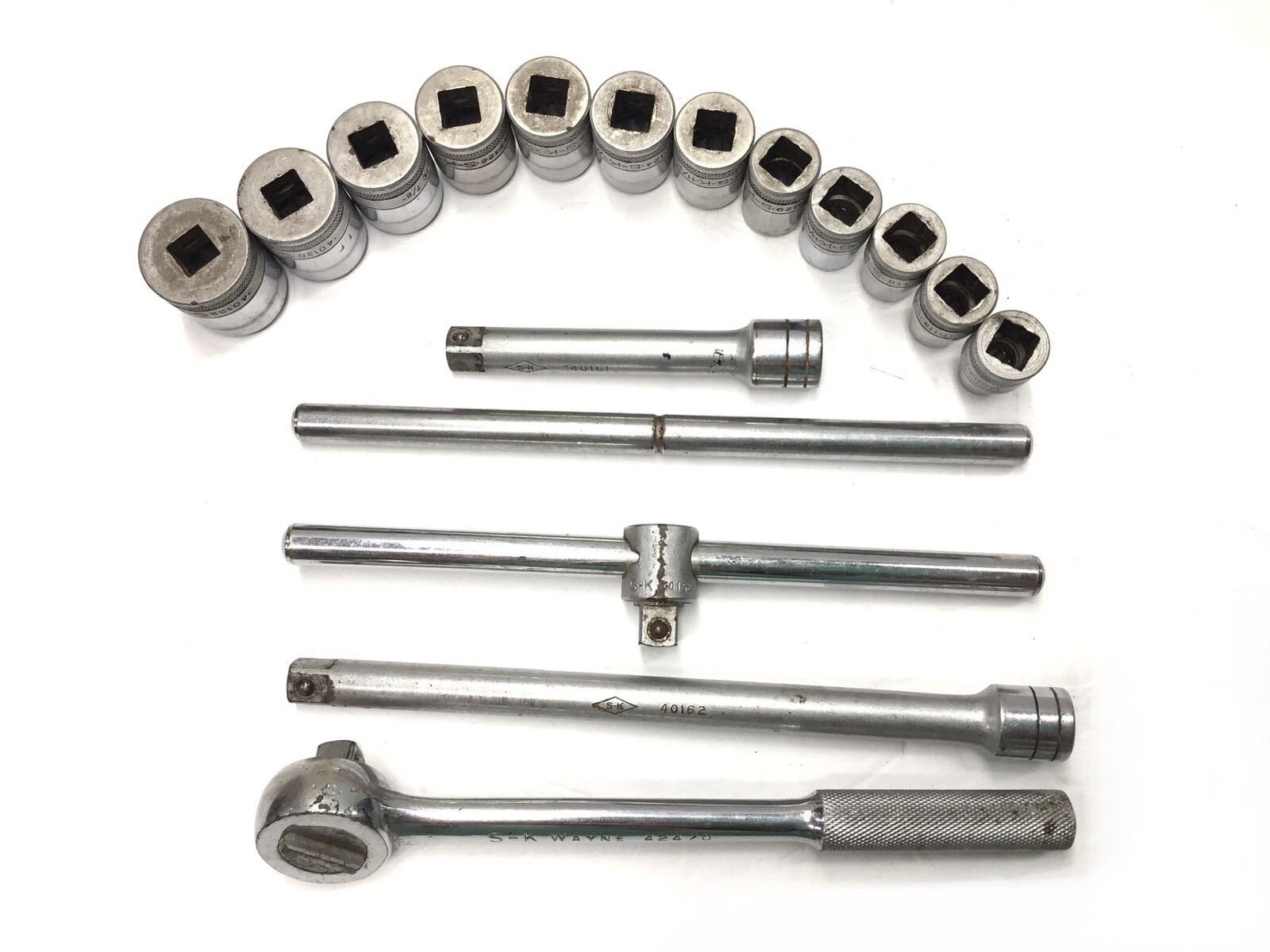 Vintage “S-K WAYNE” 1/2″ SAE 18 Pc. Ratchet, Extensions & Socket Set 7/16″ – 1″