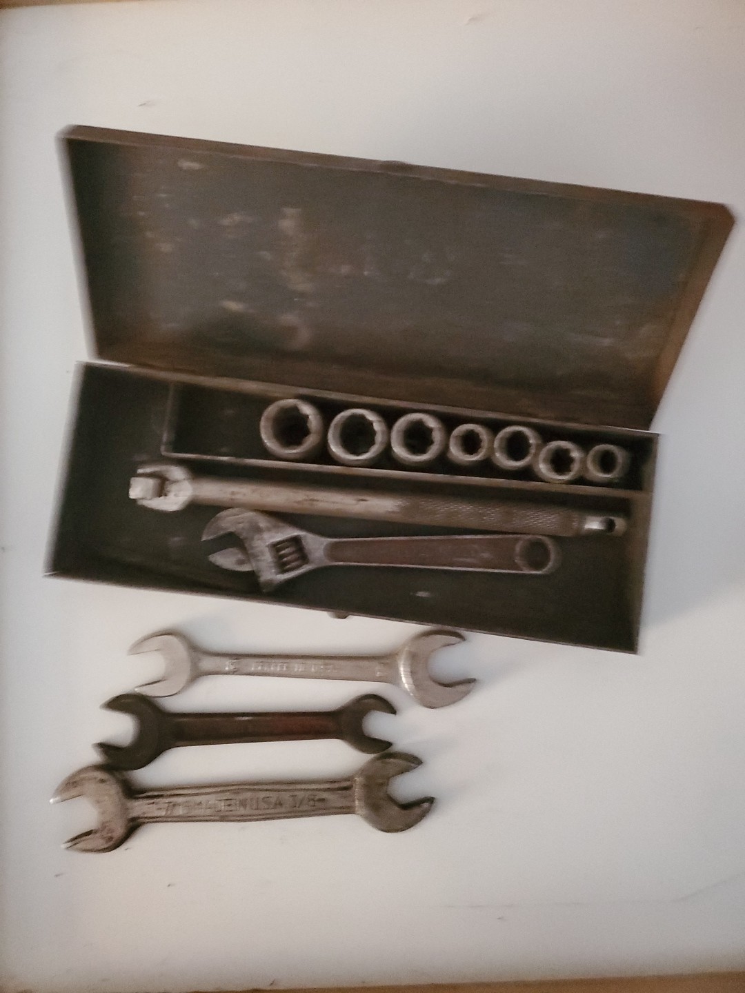 Early American Small Partial Rachet Set 3/8 to 1/4 in Original Medal Box 8 Piece