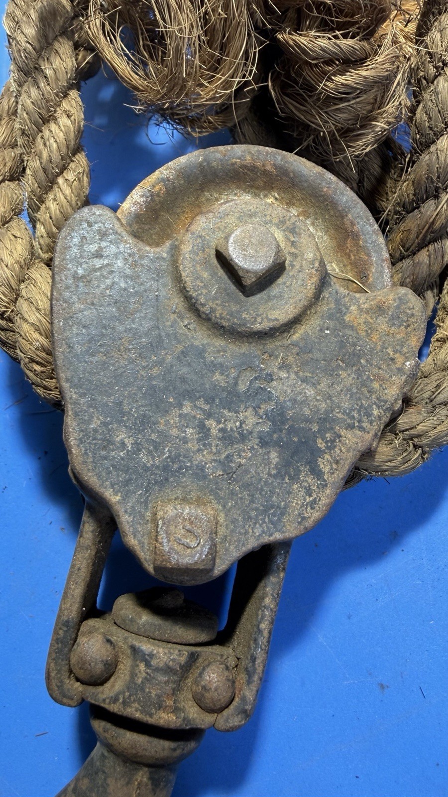 Vintage Cast Iron Block and Tackle Pulley w Hooks Rope Marked T14 As Is