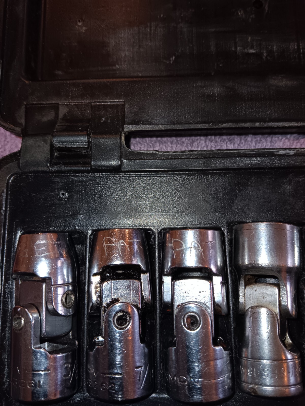 VINTAGE CRAFTSMAN TOOLS 3/8” DRIVE SAE SWIVEL FLEXIBLE -V- SOCKET SET, USA