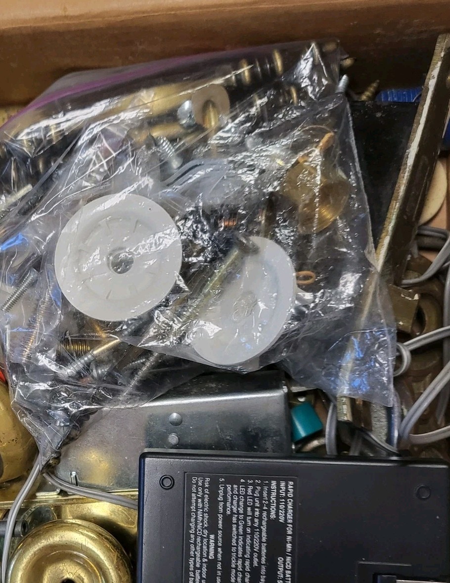 11 Lbs mix lot of used locks, parts,nubs handles etc… Not examined, sold as is