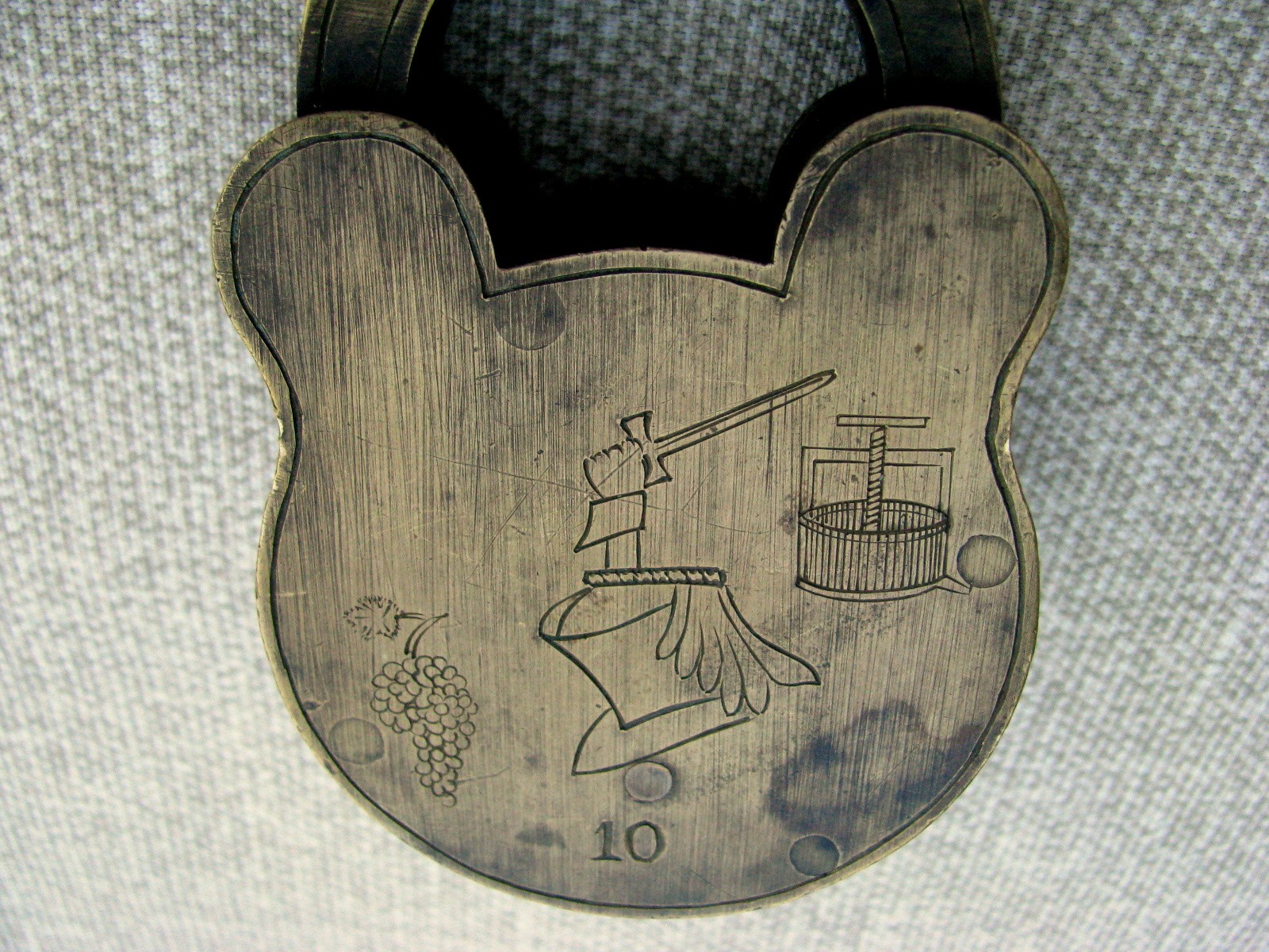 ANTIQUE LARGE 1800s FRENCH PORT WINE CELLAR HANDMADE ENGRAVED 1 POUND LOCK & KEY