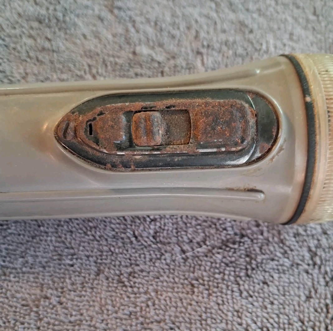 Vintage Fulton Kwik-Lite Flashlight Gray Fluted – FOR PARTS OR REPAIR
