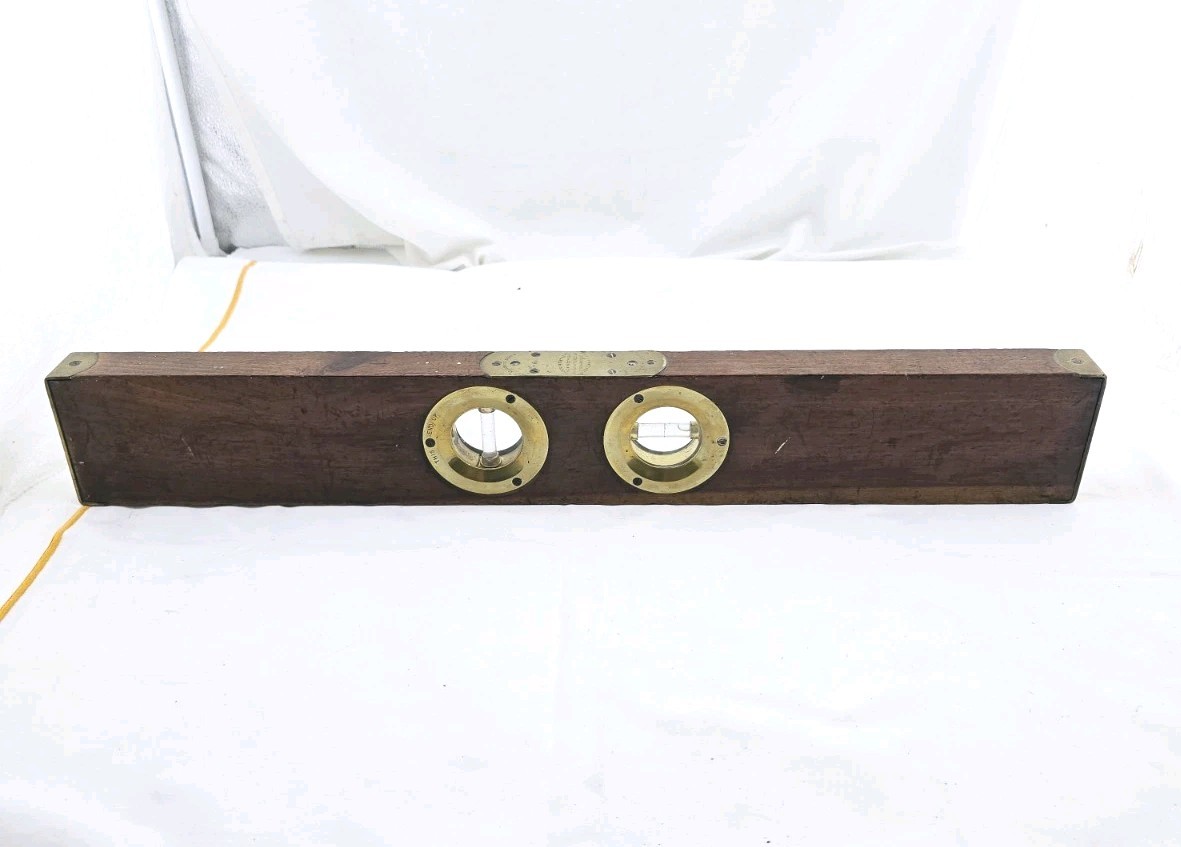 Davis & Cook Antique 24-in Wood Level