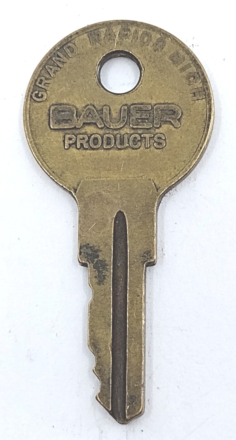 Vintage Key BAUER PRODUCTS BP523 Grand Rapids Mich Appx 1-5/8″ Replacement Locks