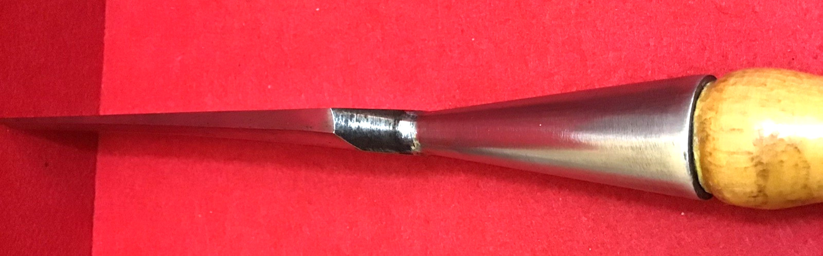 VINTAGE WINSTED EDGE TOOL WORKS 1 1/2” WOOD CHISEL, 13 5/8” LONG-U.S.A.