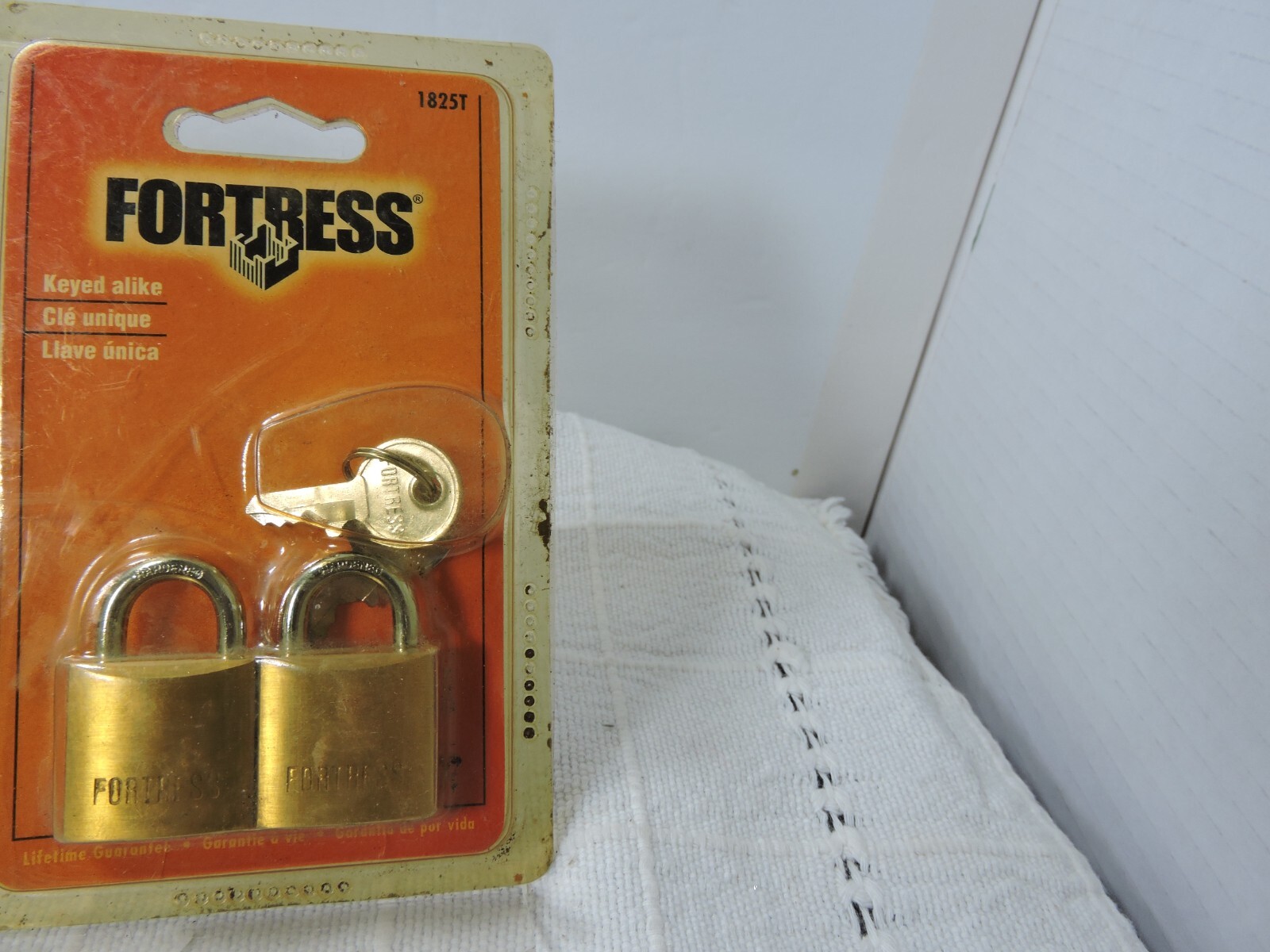 Fortress padlocks one single 1840D second keyed alike two set 1825T