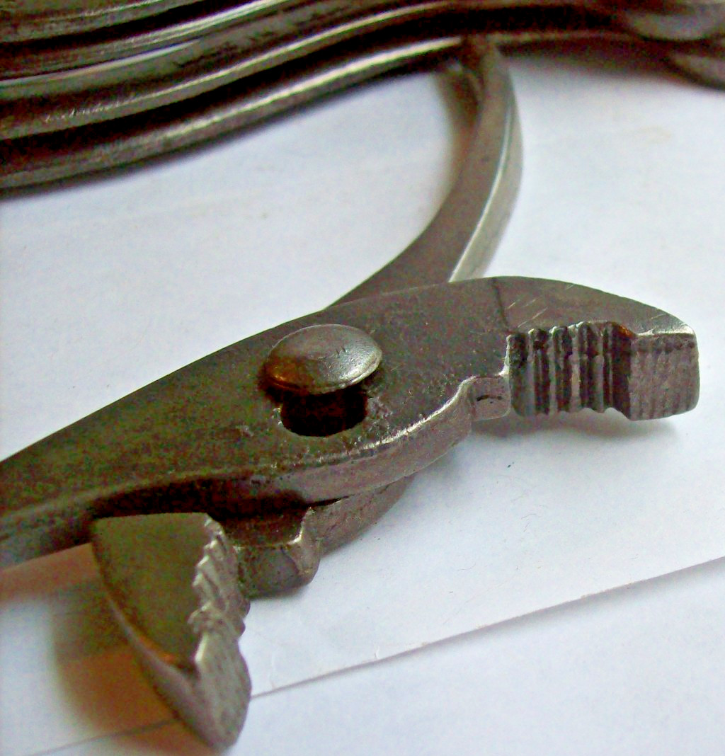 vtg aftermarket auto tool kit, S curved wrenches, Vlchek 1920s – 1930s