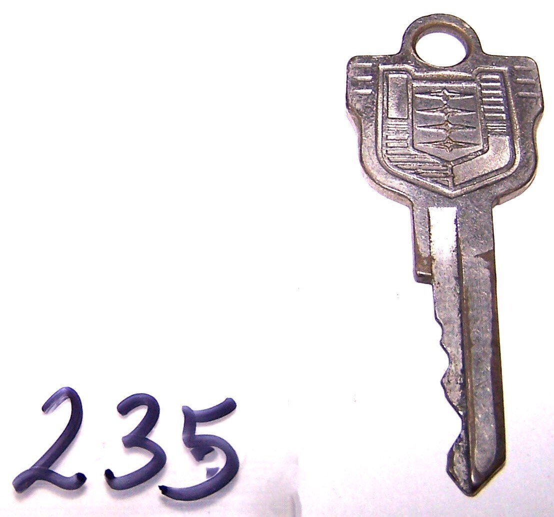 Vintage Mercury Key (235)