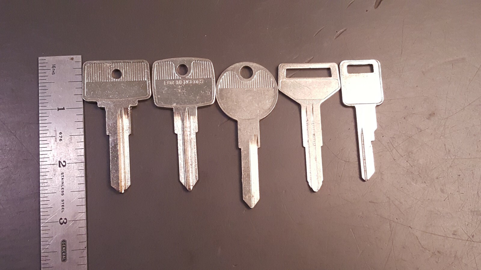 Lot 5 Vtg Car Keys Blanks X203 V37, X159 TR37, X81 HF 45, X83 MB39, P10980V B63