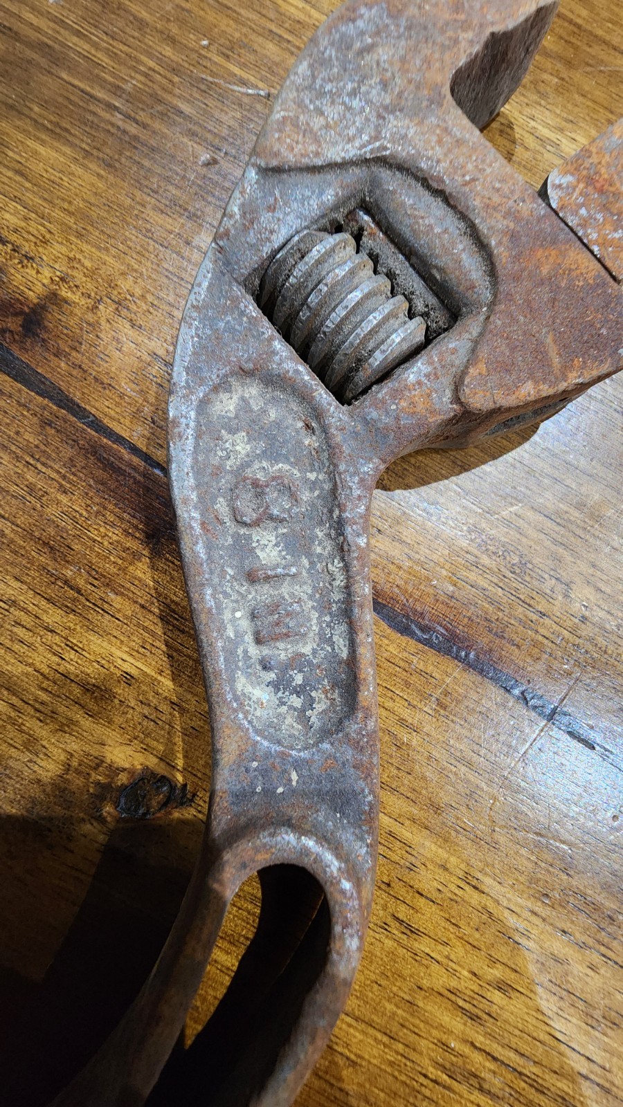 Vintage BEMIS & CALL B & C 8″ adjustable S curved loop handle Wrench tool
