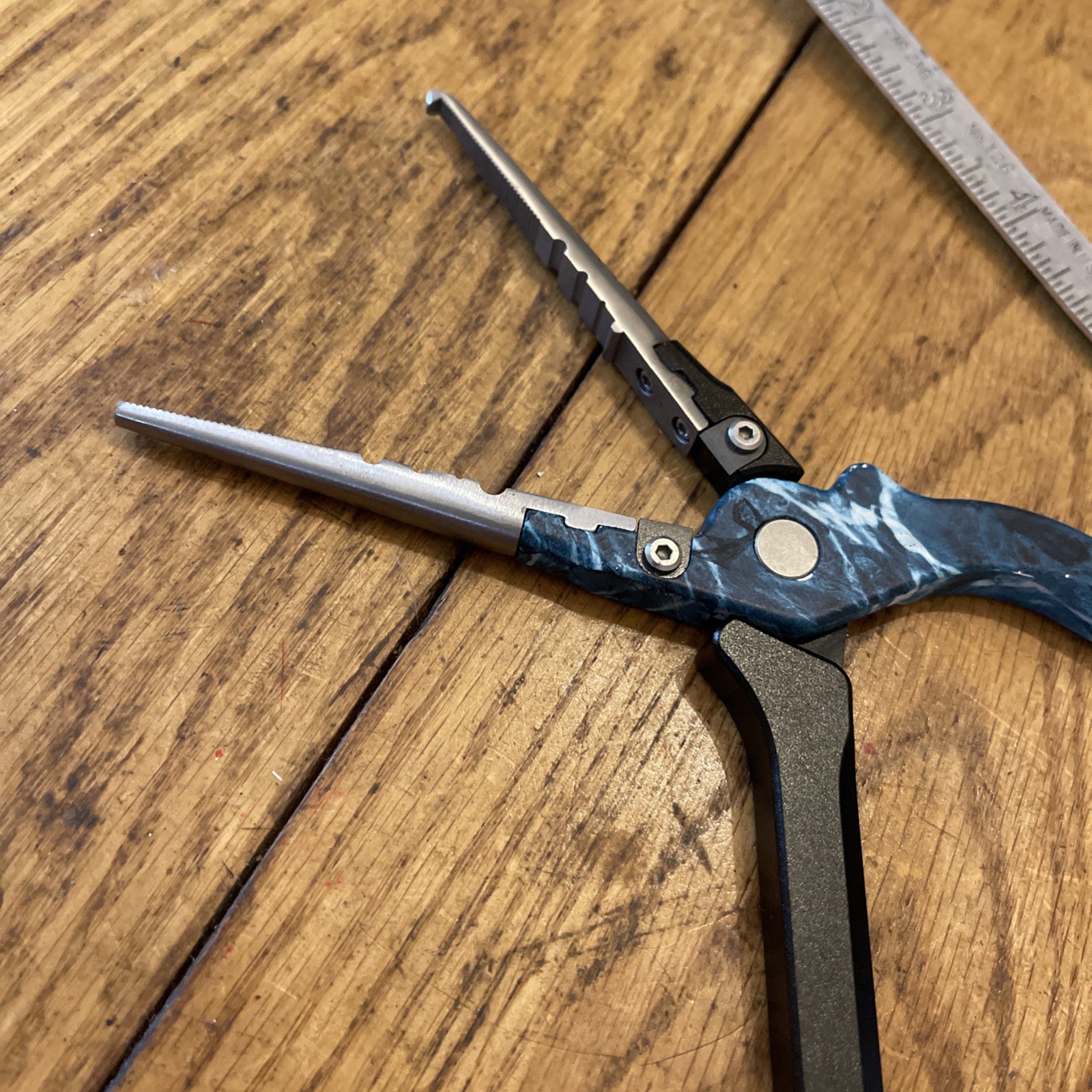 9” MUSTAD Style Straight Nose Fishing Pliers w/curved Handle Mossy Oak?