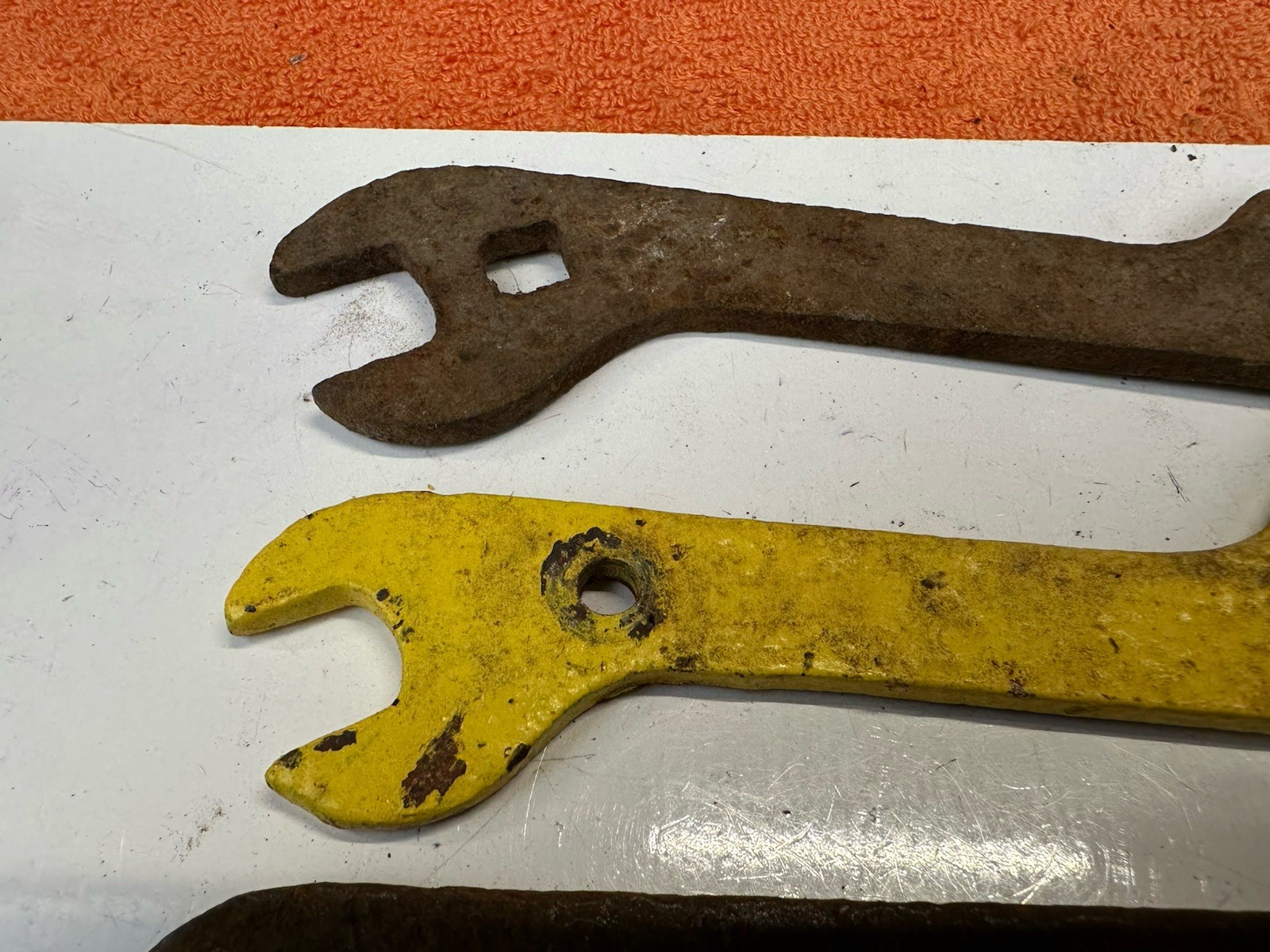 LOT #129 Vintage 4 Old WRENCH WRENCHES Farm Tractor Ag IH IHC AC JD Equipment