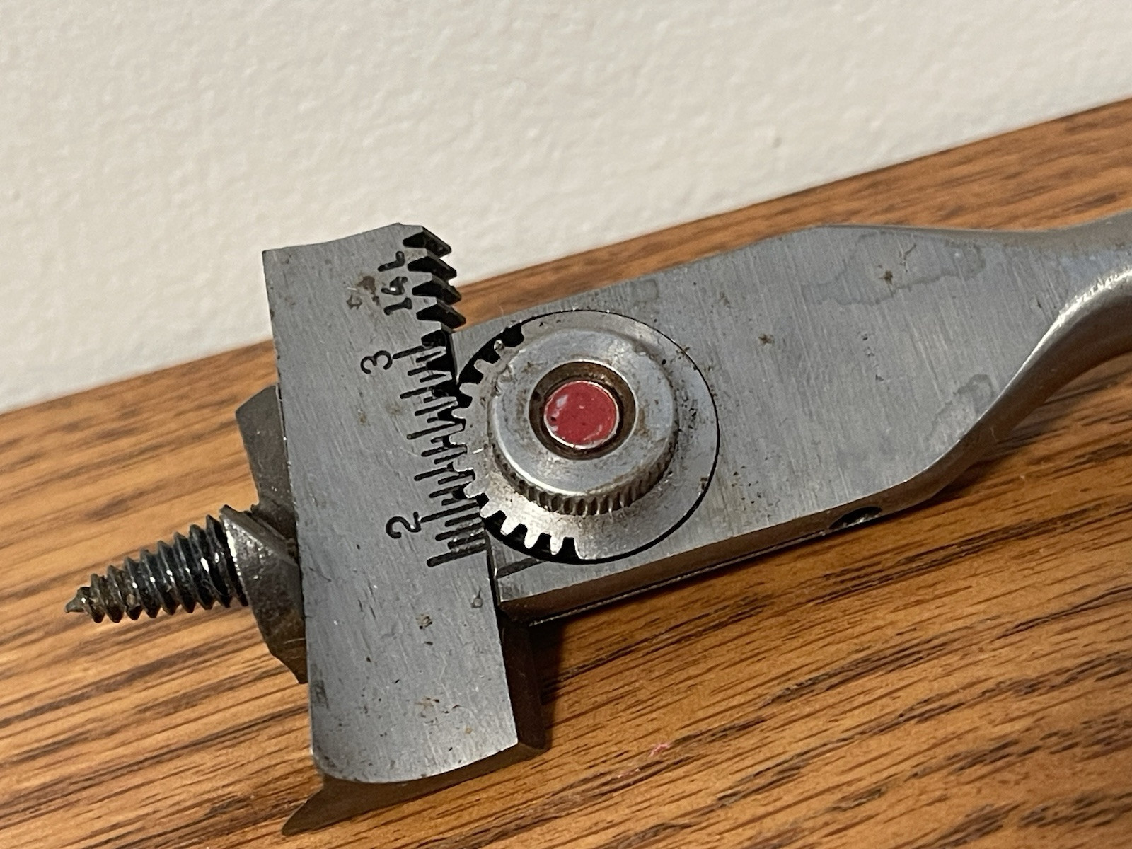 Vintage Irwin No. 22 Micro-Dial Expansive Wood Bit Bores 7/8″ – 3″ Drill Bit